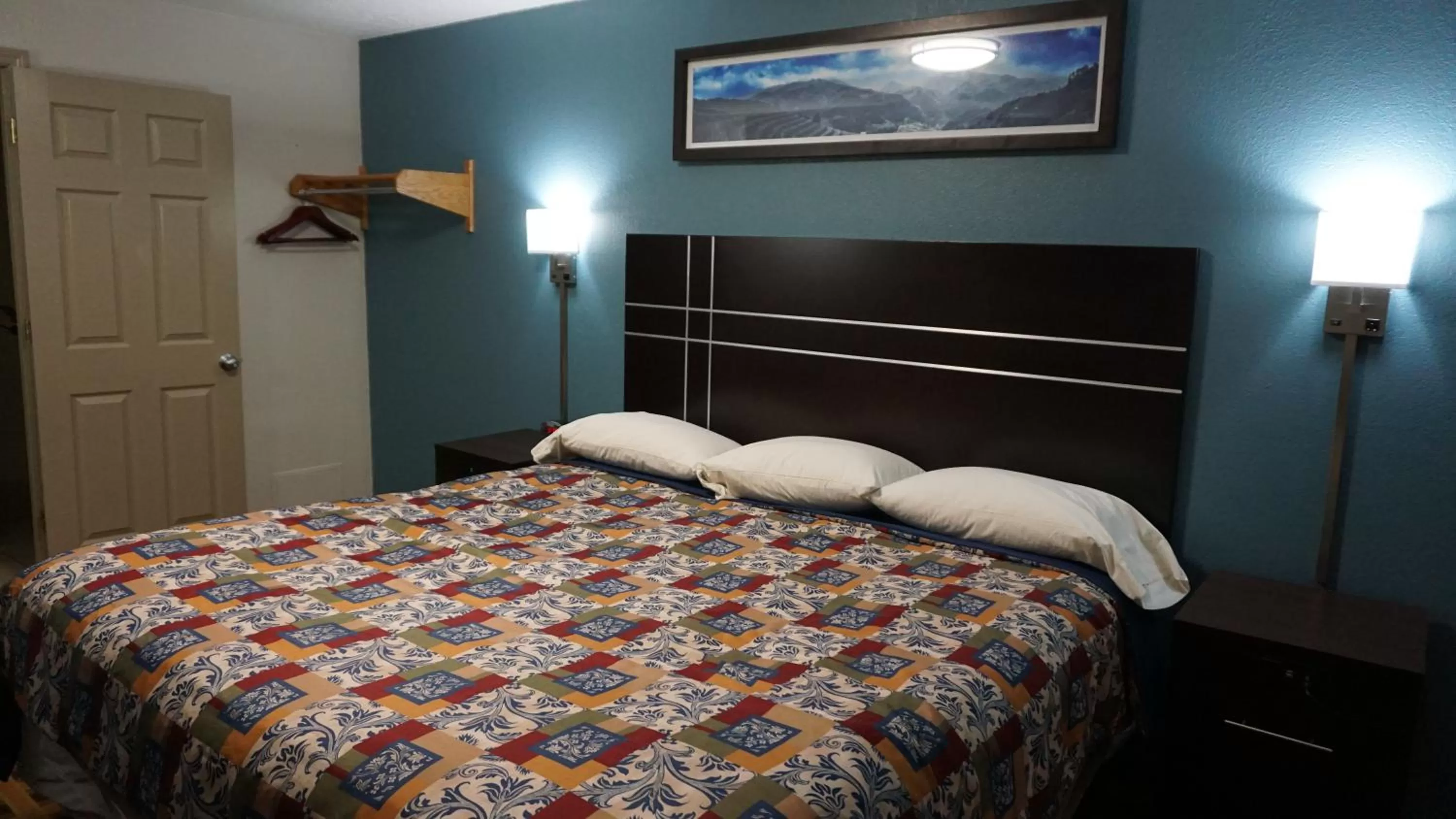 Bed in Lodge Inn Wrightstown - Fort Dix