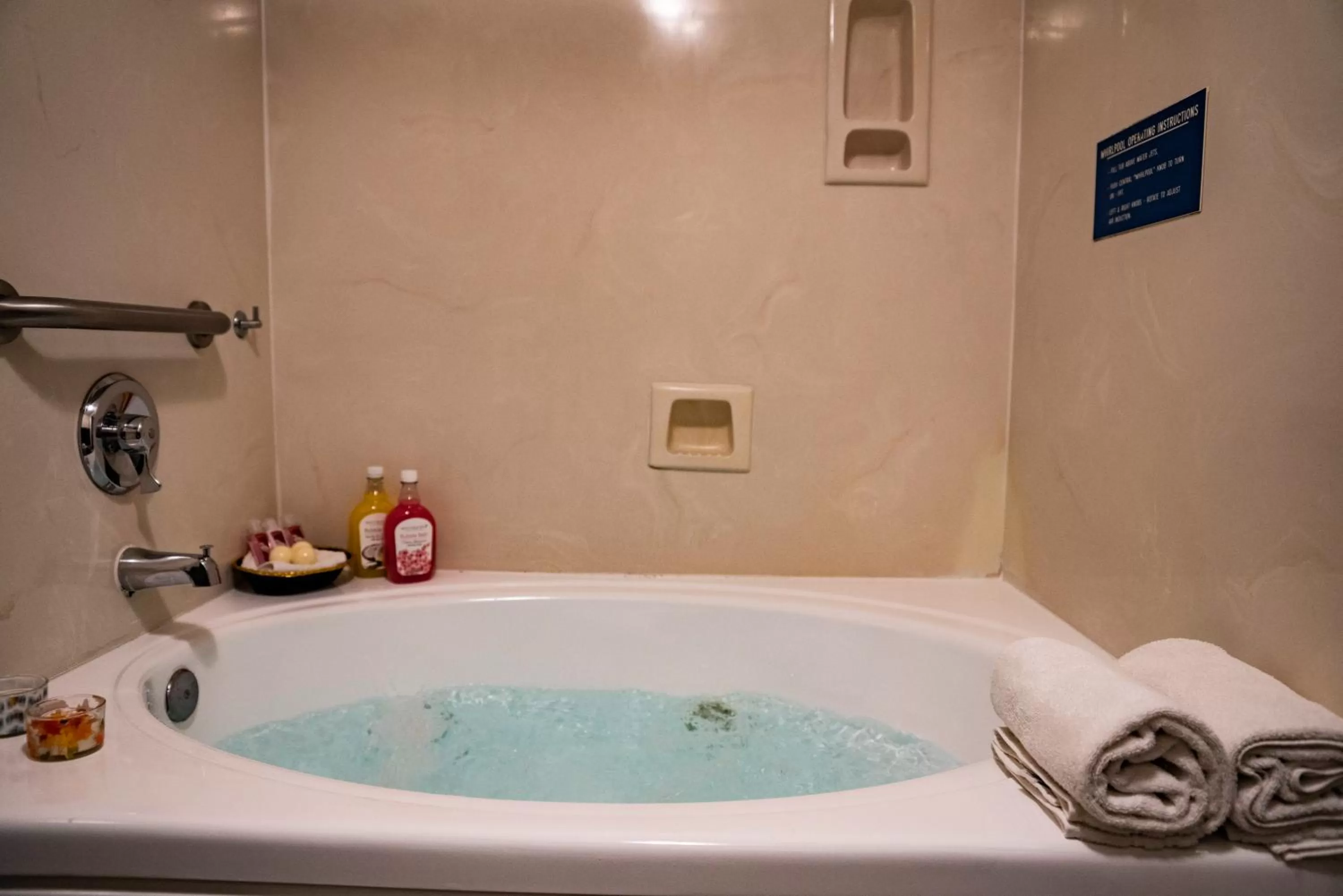 Deluxe King Room with Spa Bath - Non-Smoking in Days Inn by Wyndham Concord