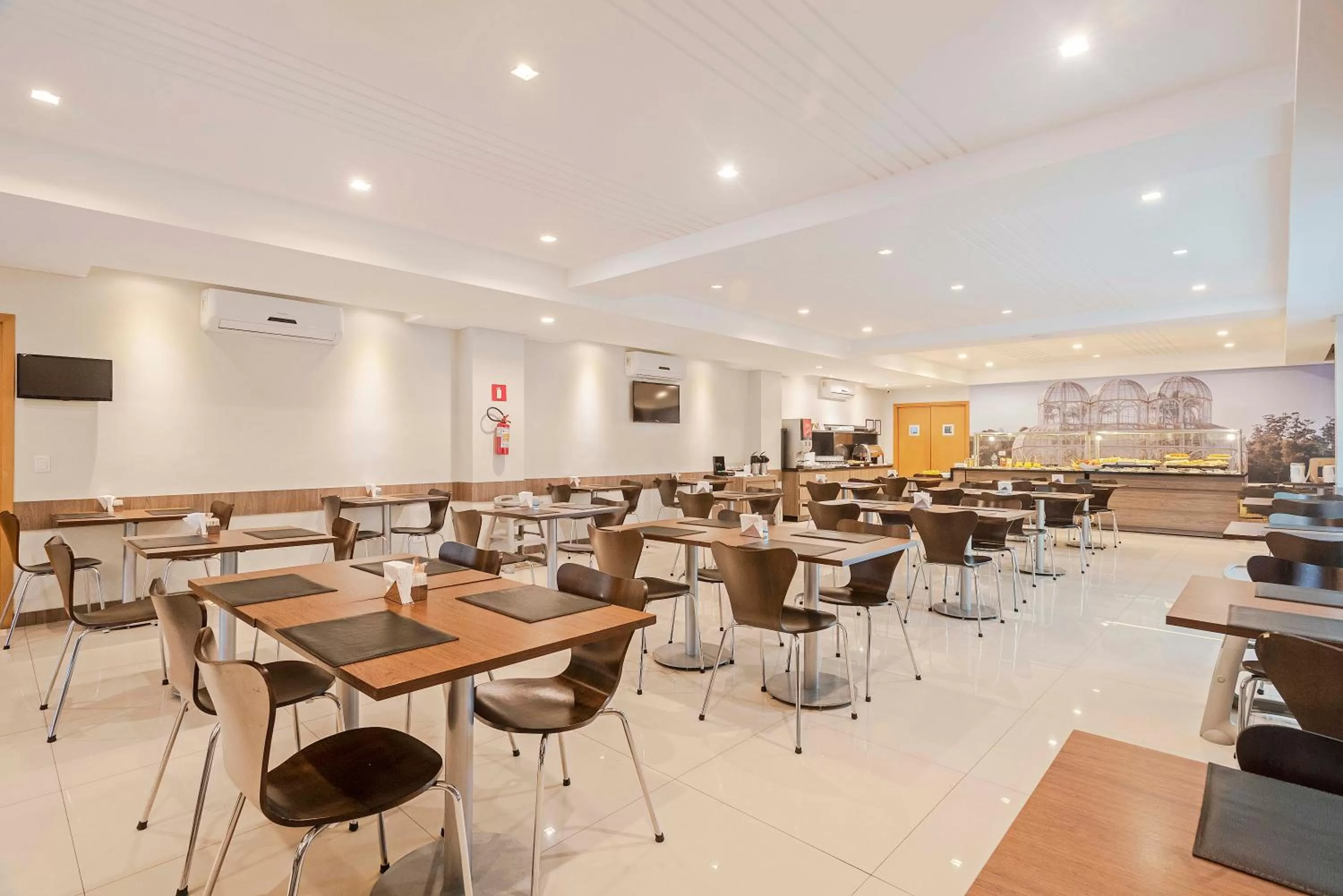 Restaurant/places to eat in Slim Curitiba Av das Torres