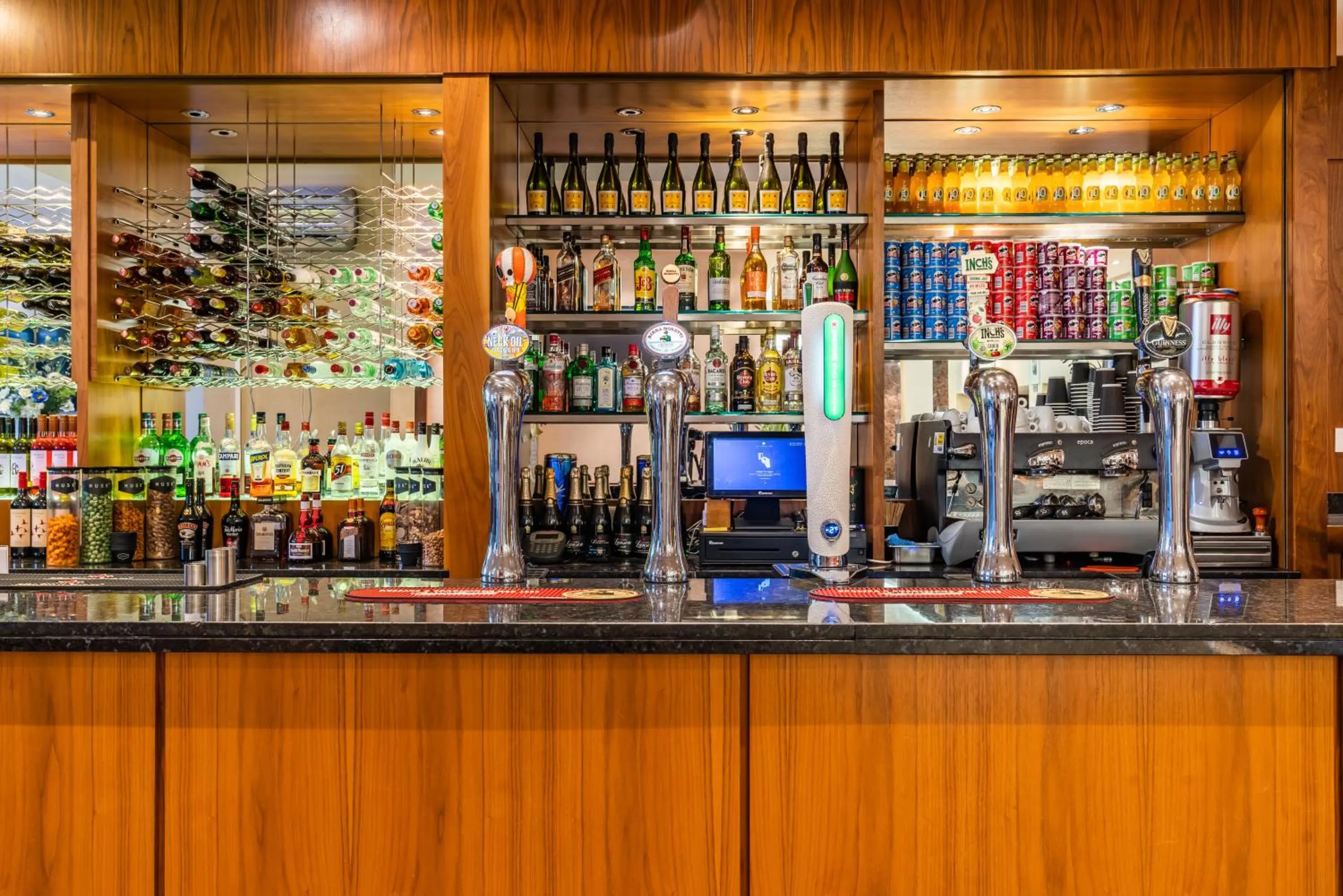 Restaurant/places to eat in Central Park Hotel