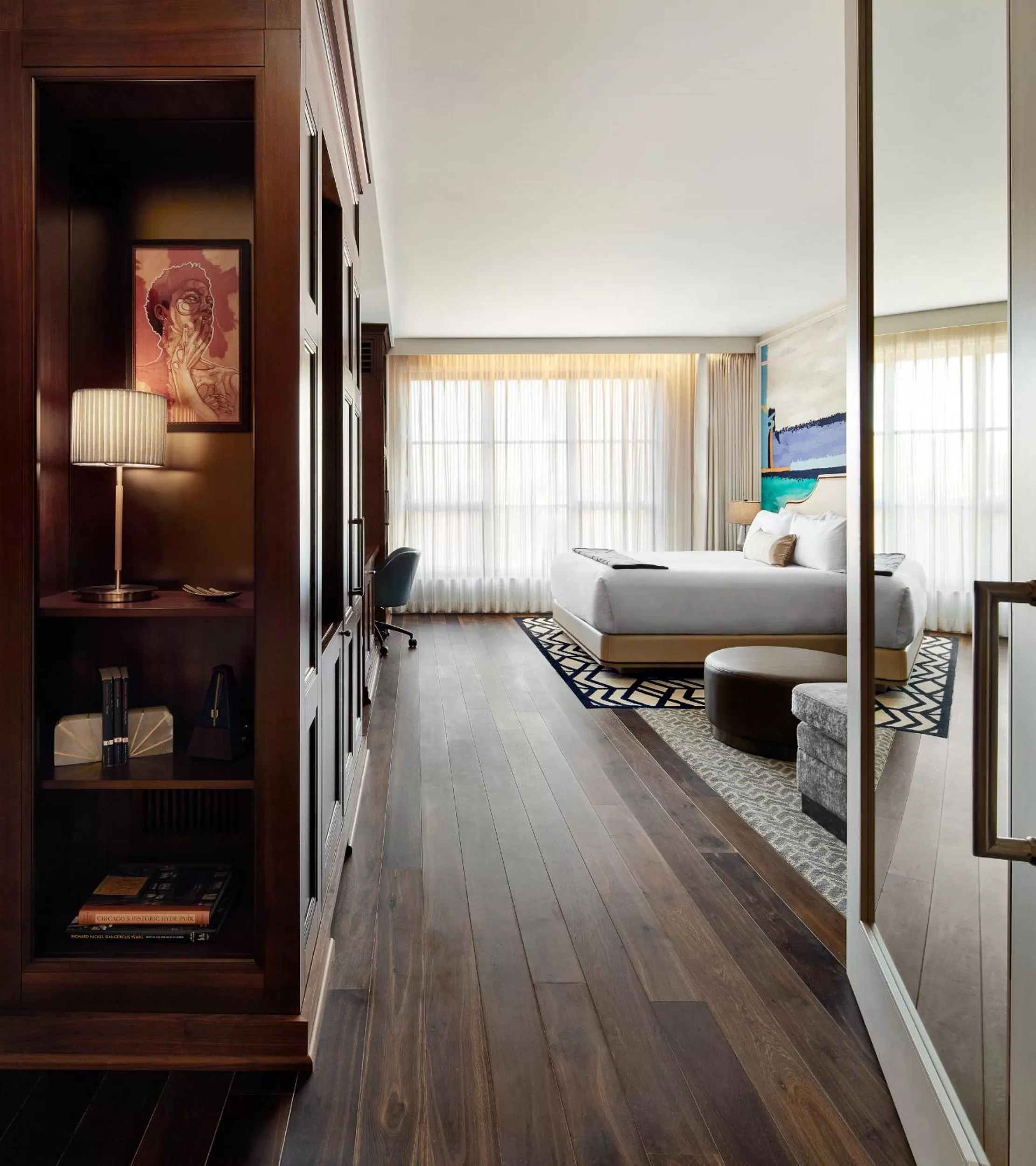 Seating area, Bed in Sophy Hyde Park