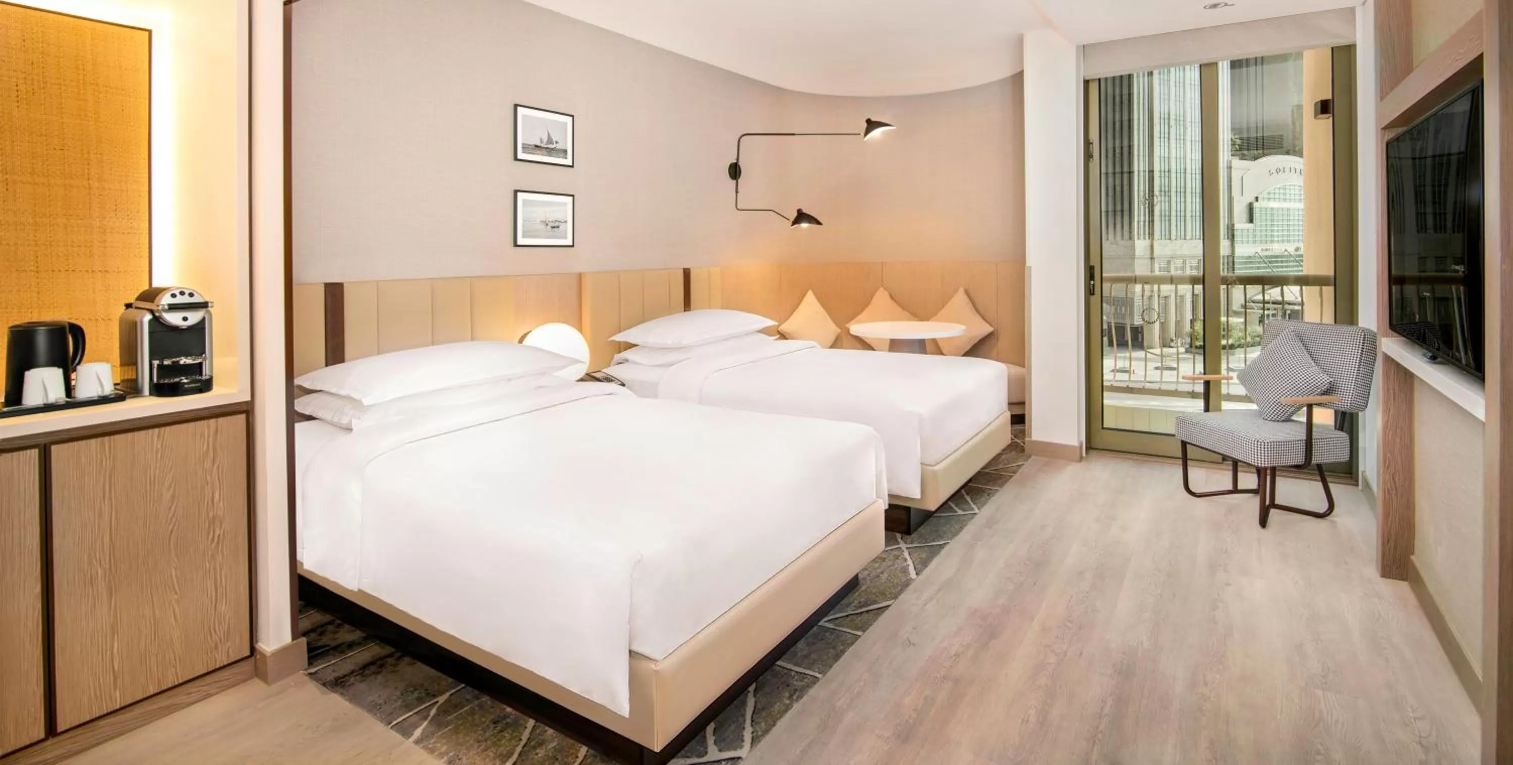 Bedroom, Bed in Sheraton Abu Dhabi Hotel & Resort