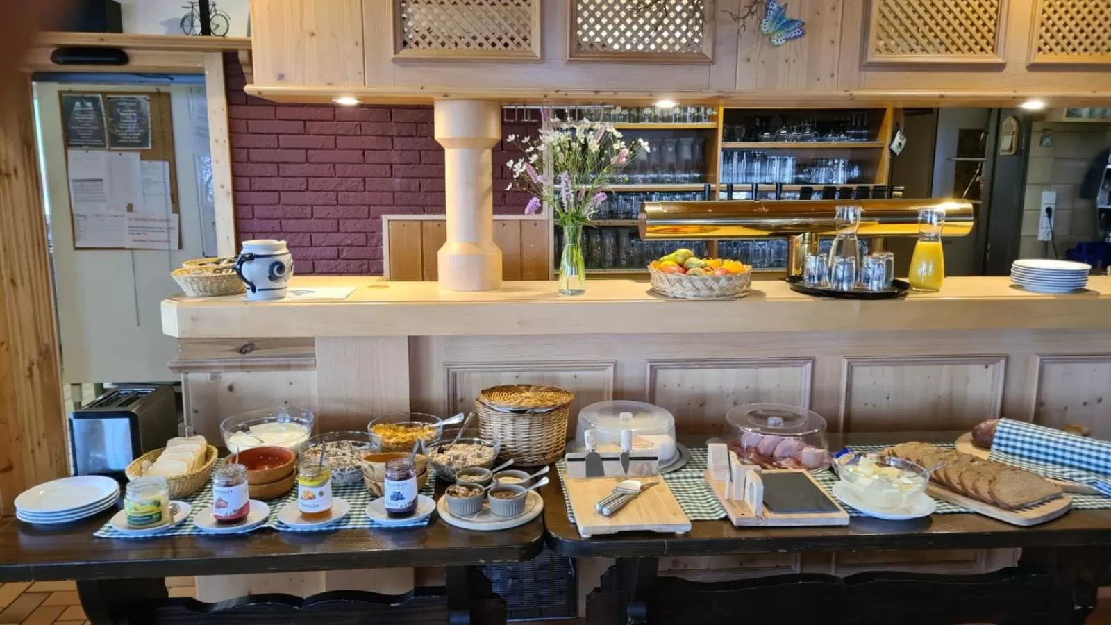 Breakfast in Berggasthof zur Todtnauer Hütte