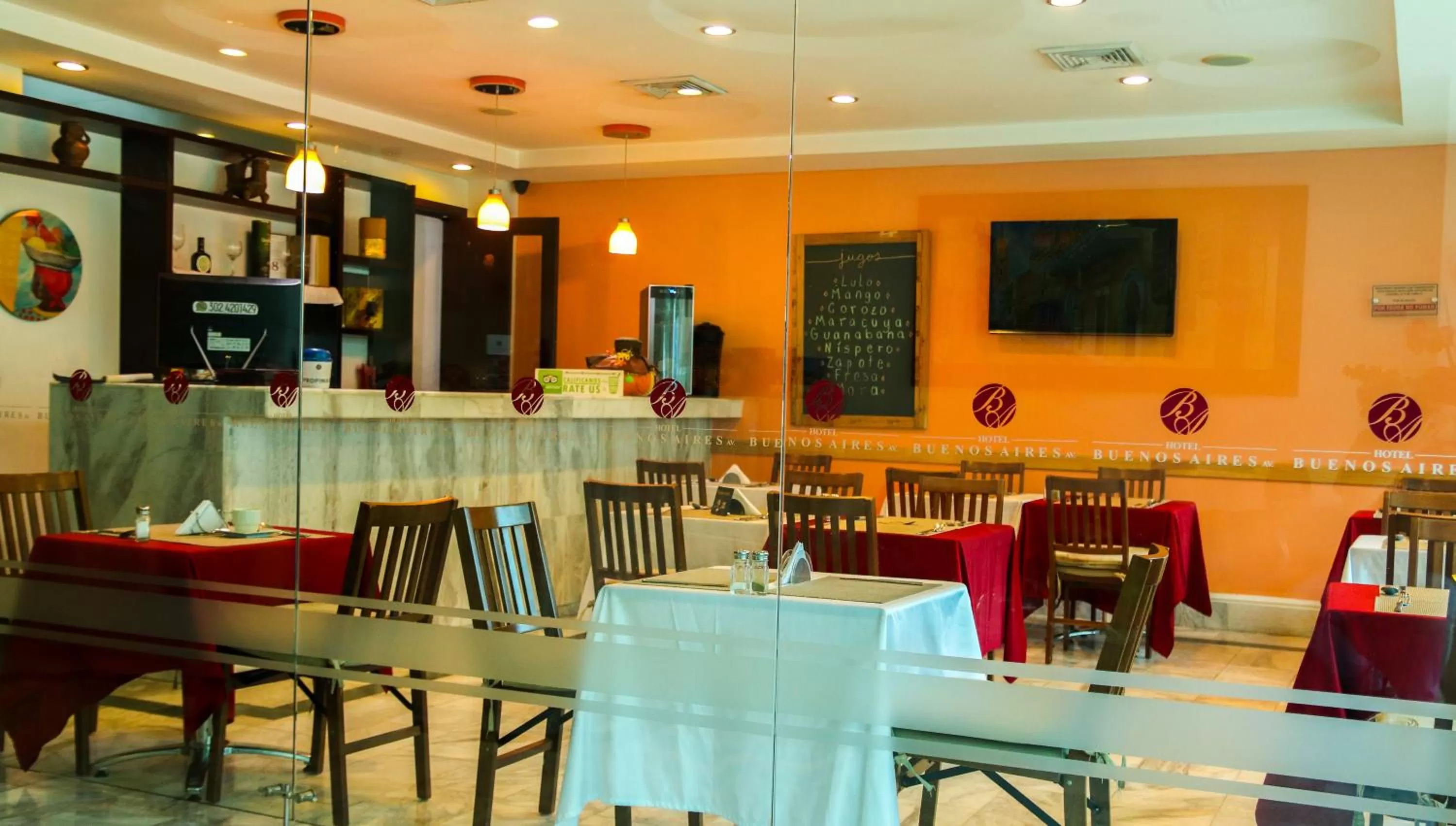Restaurant/places to eat in Hotel Buenos Aires