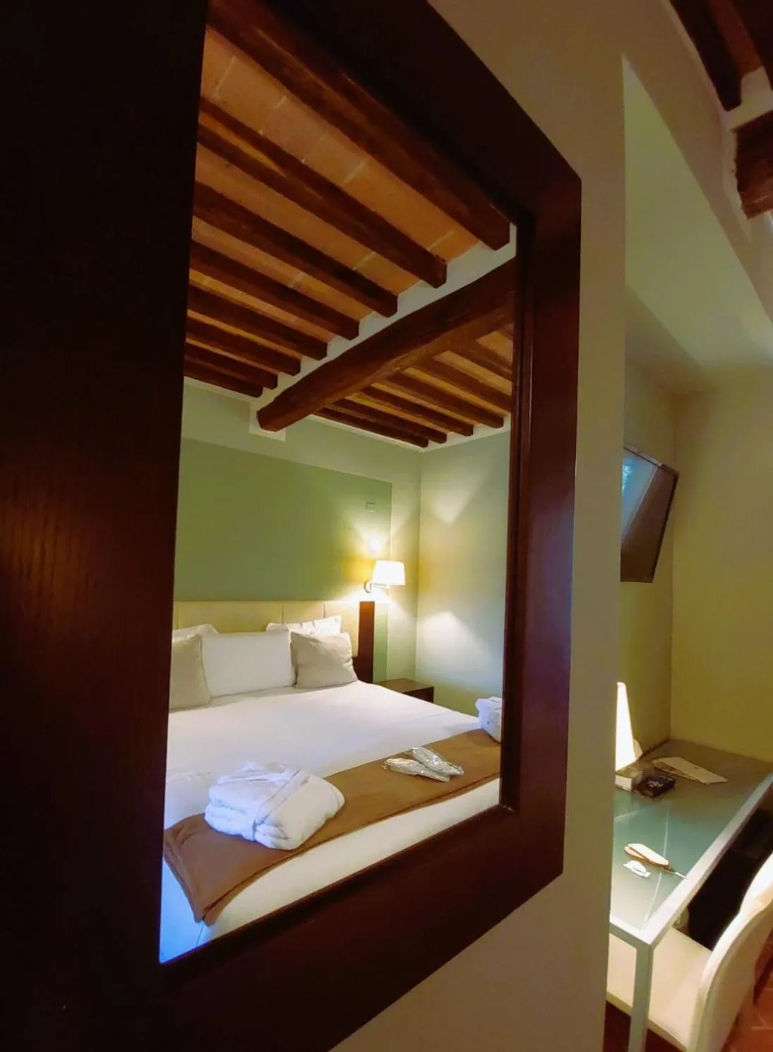Bed in Cortona Resort & Spa