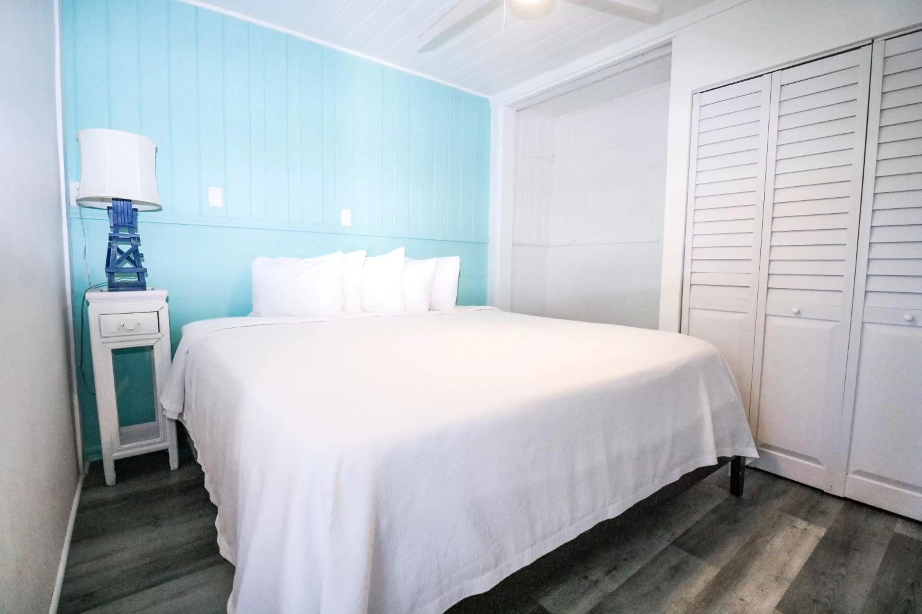 Bed in Drop Anchor Resort & Marina