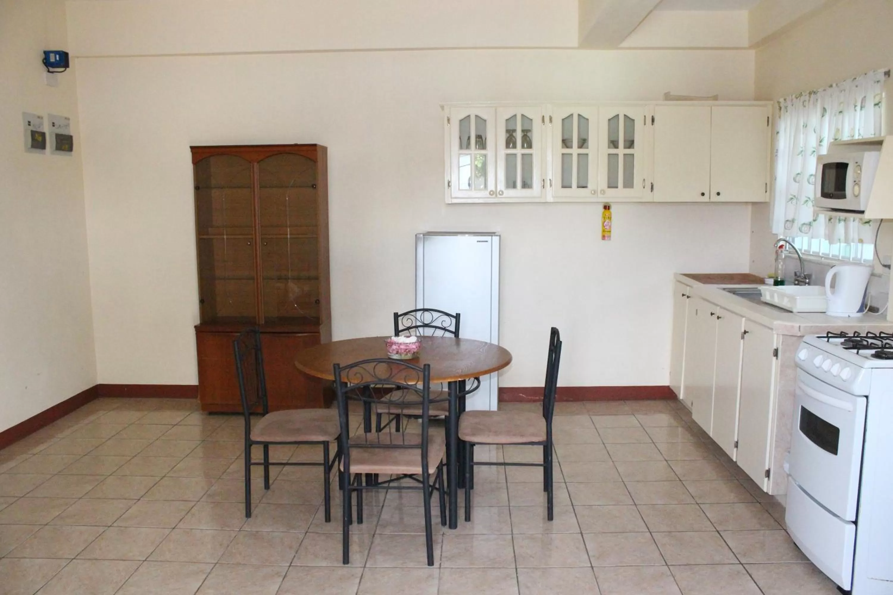 Kitchen or kitchenette in The Relax Inn