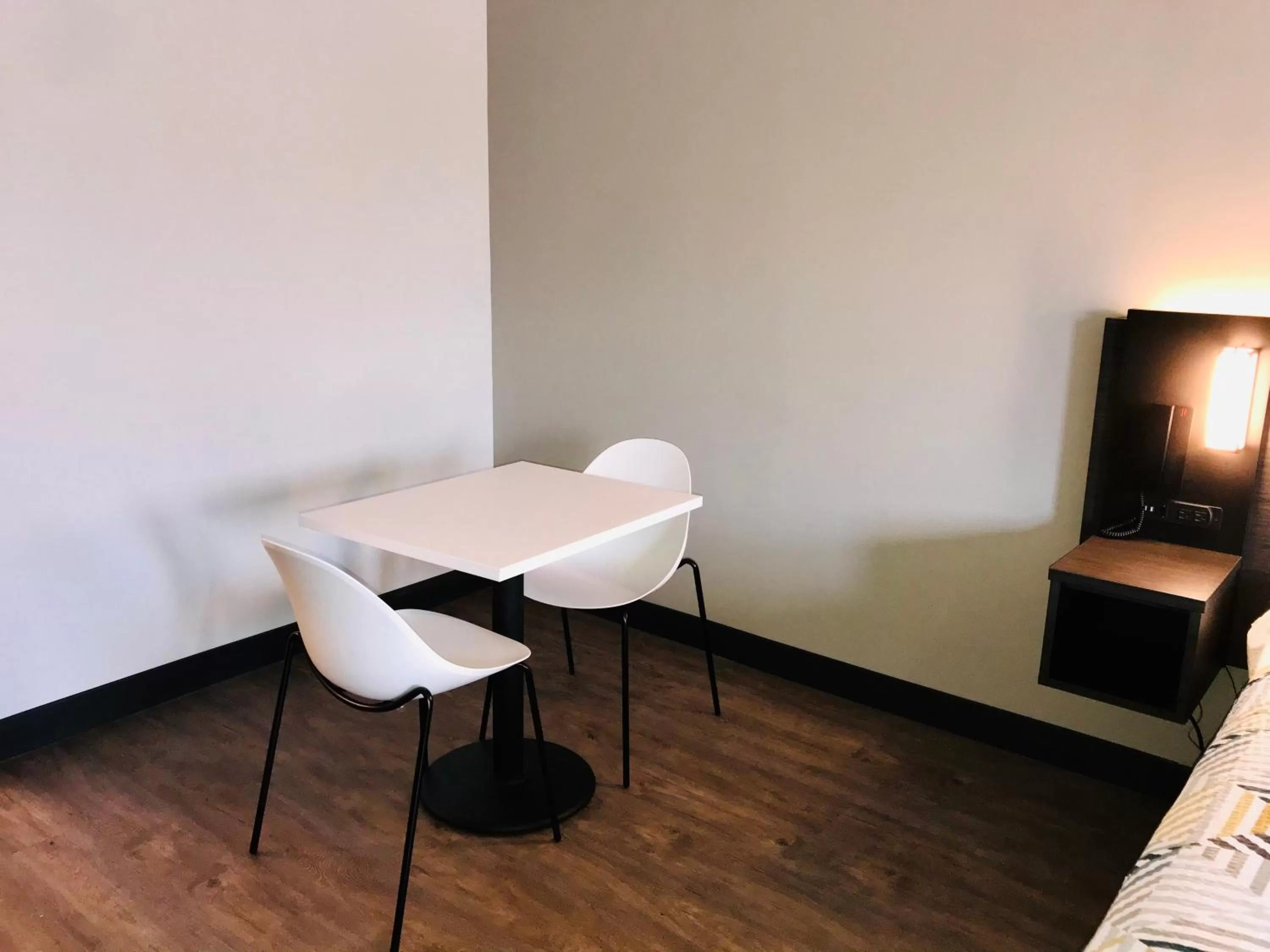 Seating Area in Studio 6 Dublin, Ga