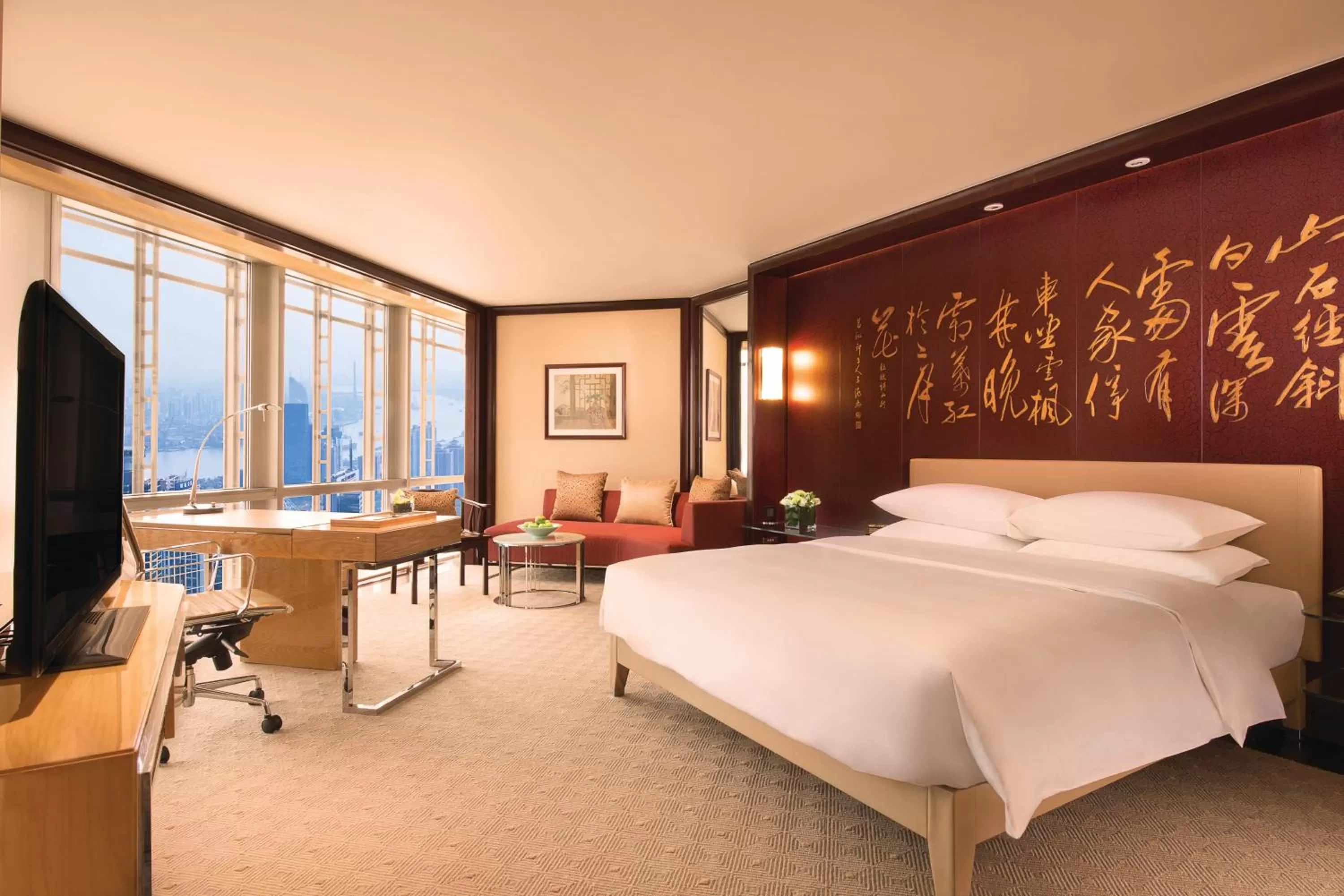 Photo of the whole room, Bed in Grand Hyatt Shanghai