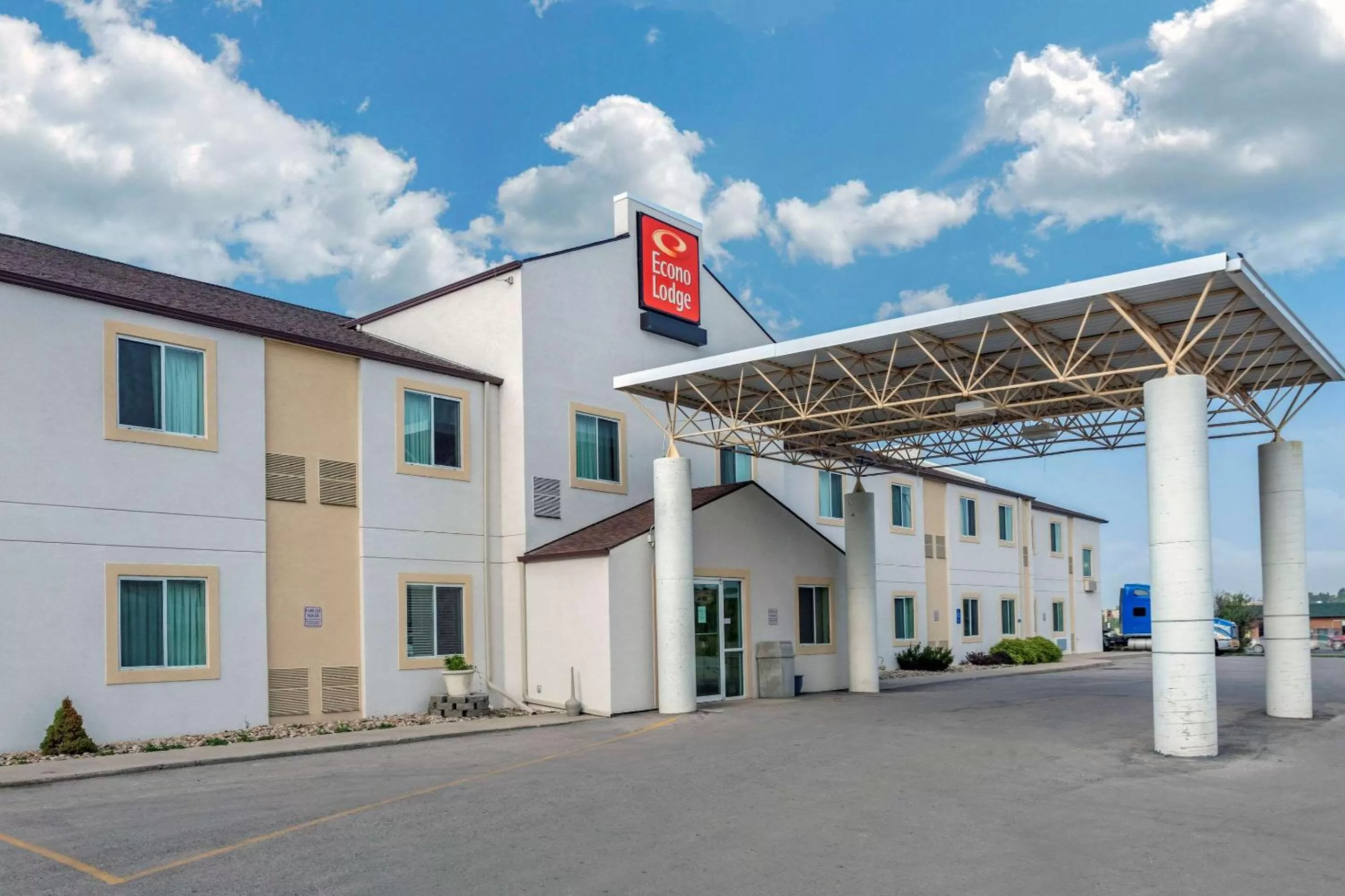 Property building in Econo Lodge