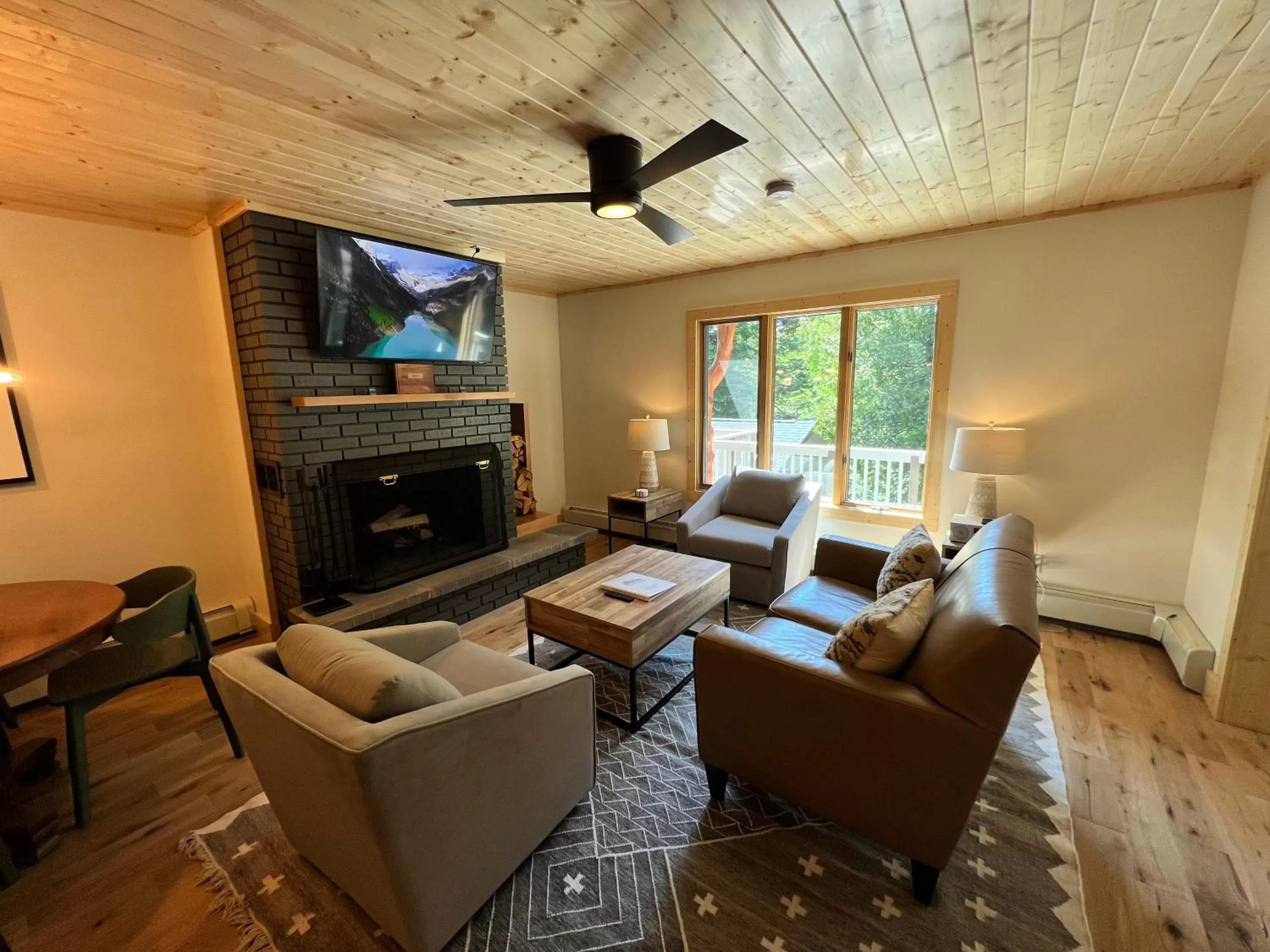 Family Suite in Thomsonite Inn on Lake Superior