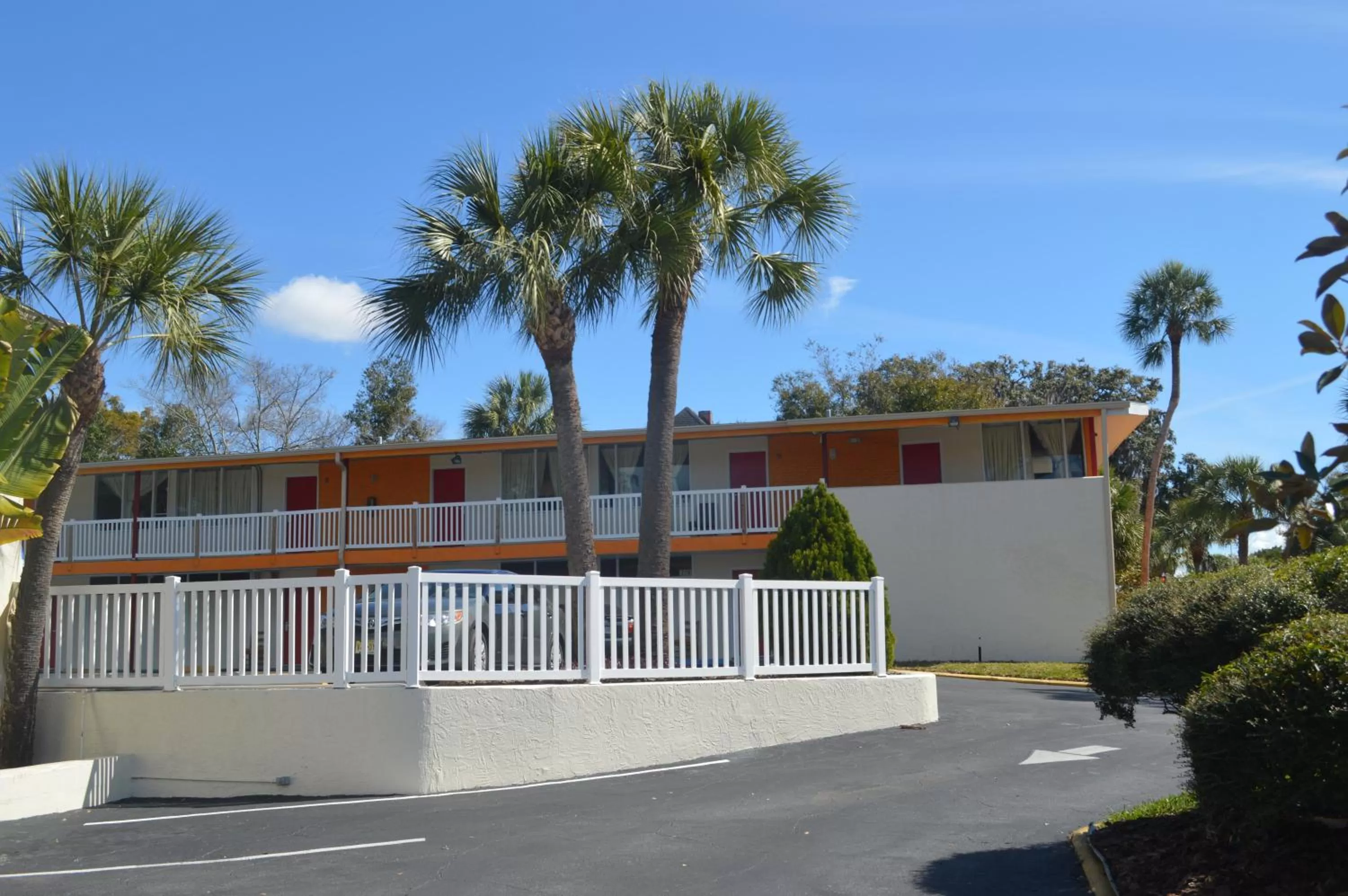 Property building in Tarpon Inn