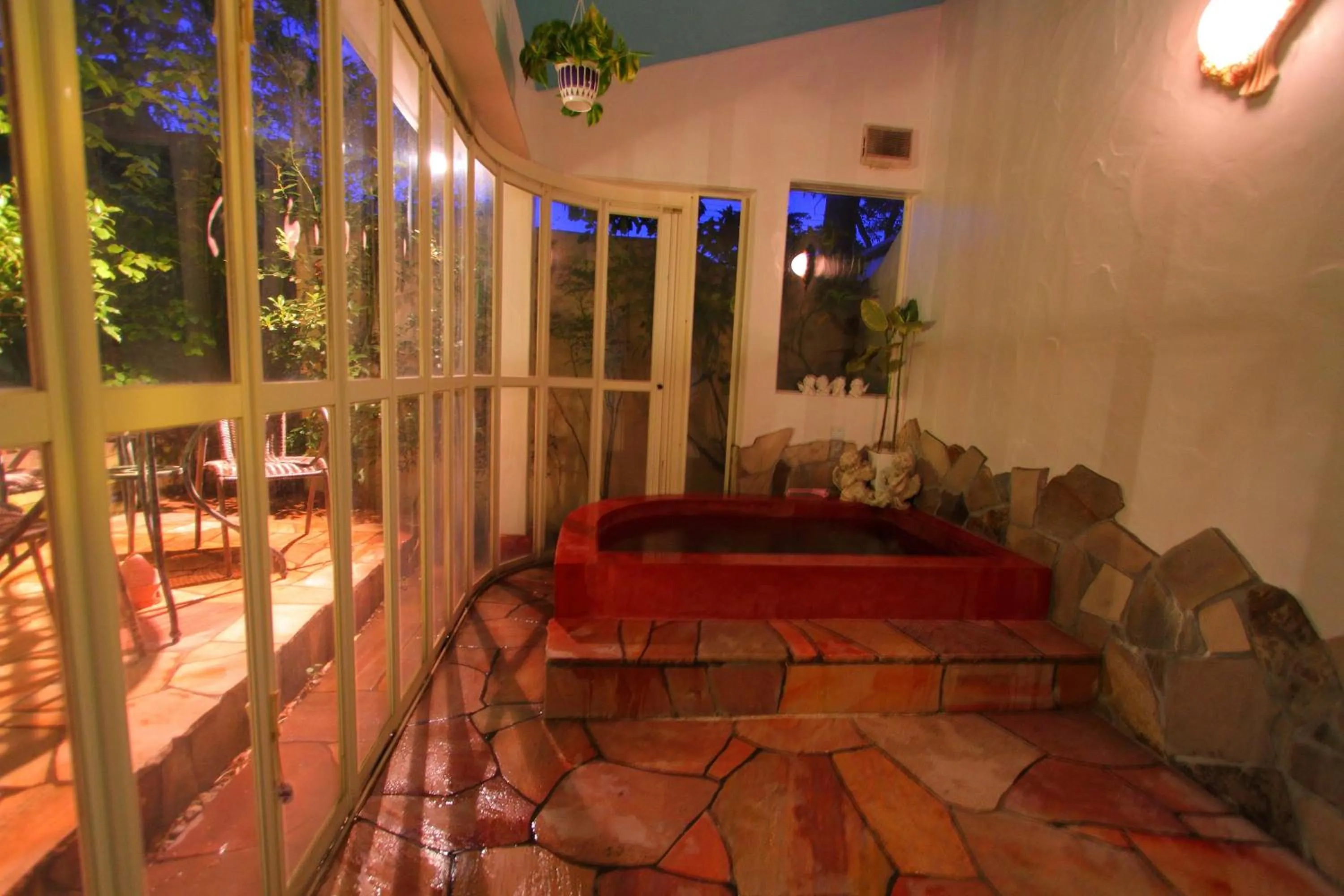 Open Air Bath in Scotch Court