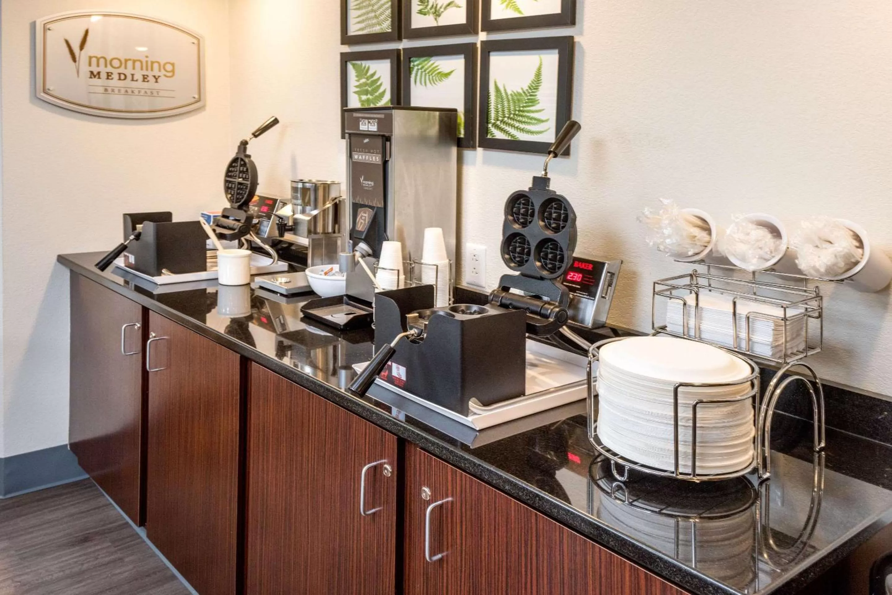 Restaurant/places to eat in Sleep Inn Charleston North