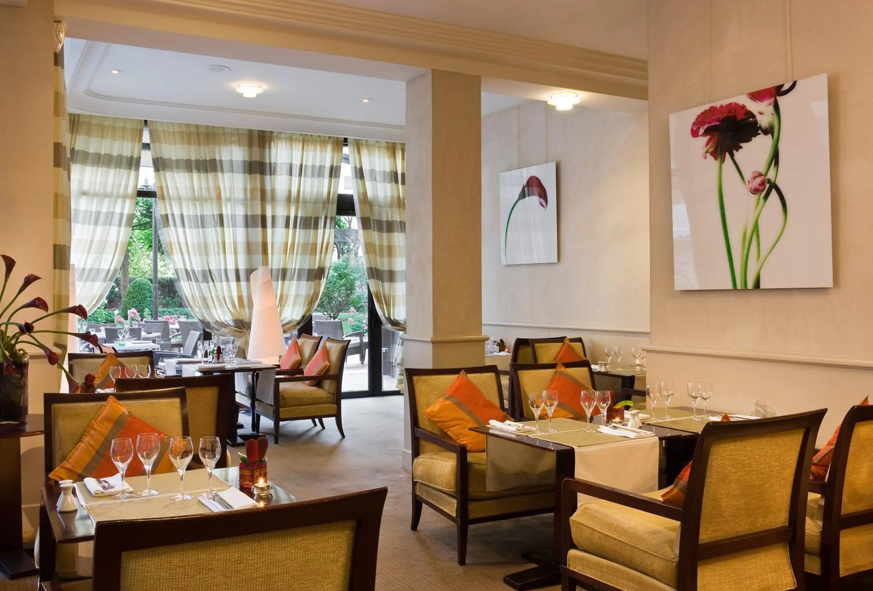 Restaurant/places to eat in Warwick Reine Astrid - Lyon