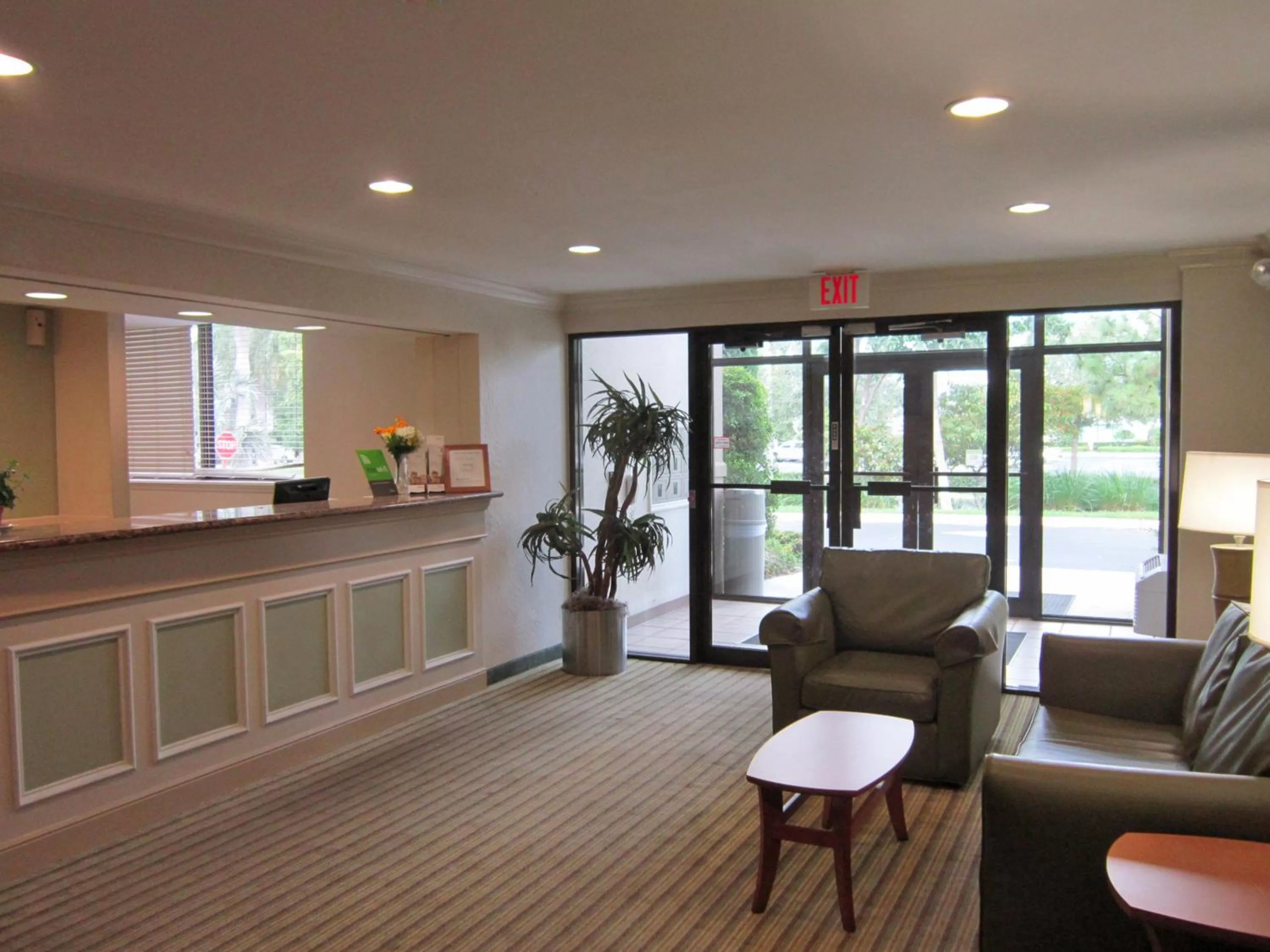 Lobby or reception in Extended Stay America Suites - Fort Lauderdale - Cypress Creek - NW 6th Way