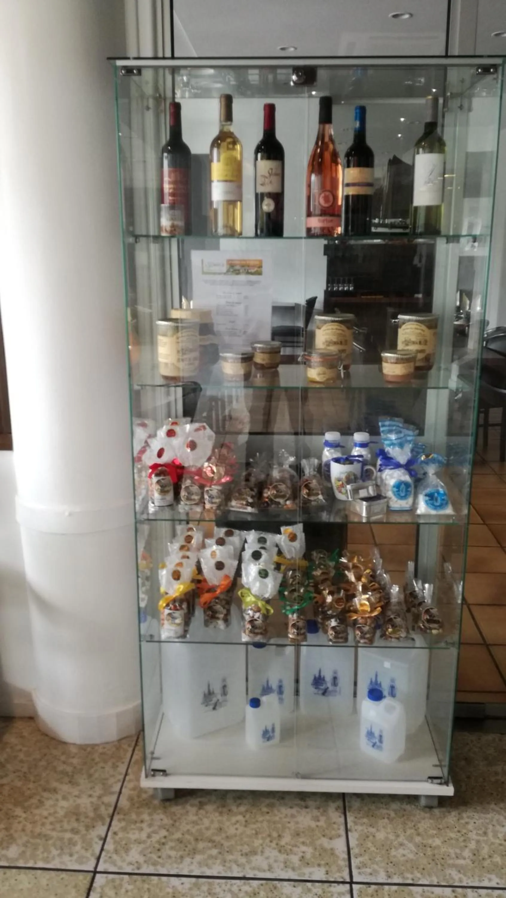 On-site shops in Adonis Lourdes - Notre Dame de la Sarte