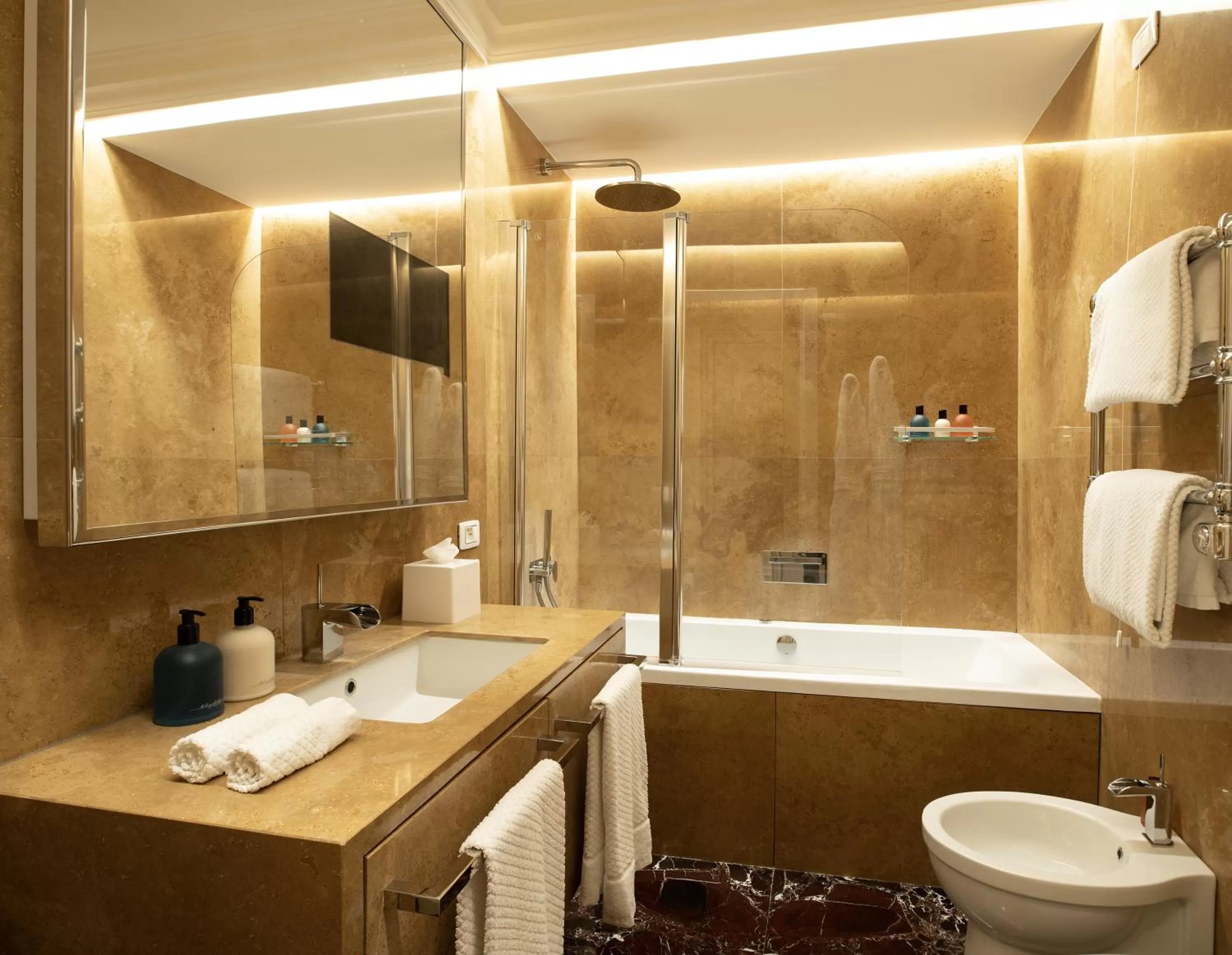 Bathroom in Elizabeth Unique Hotel | a Member of Design Hotels™