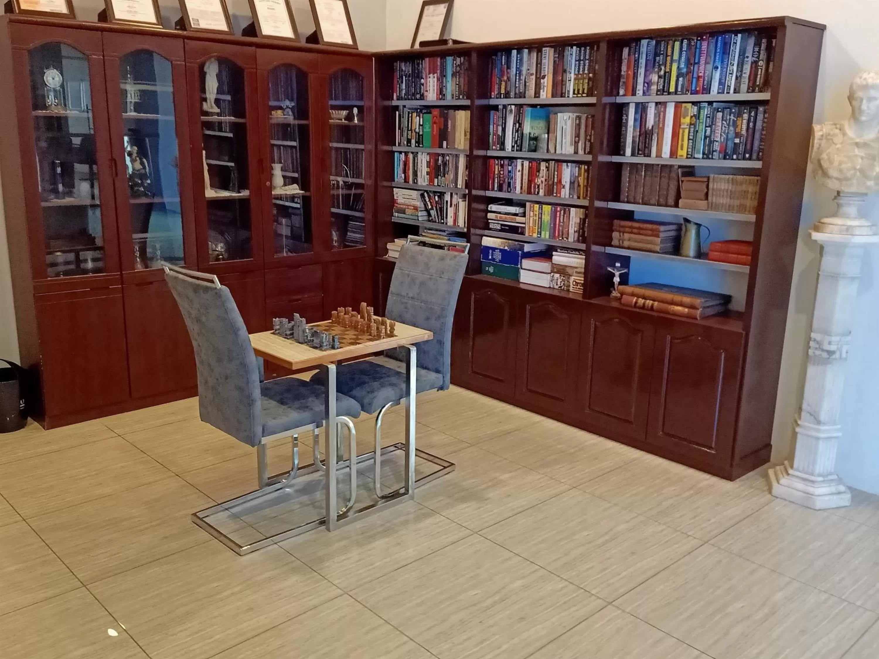 Library in Panglao Sea Resort - Tangnan