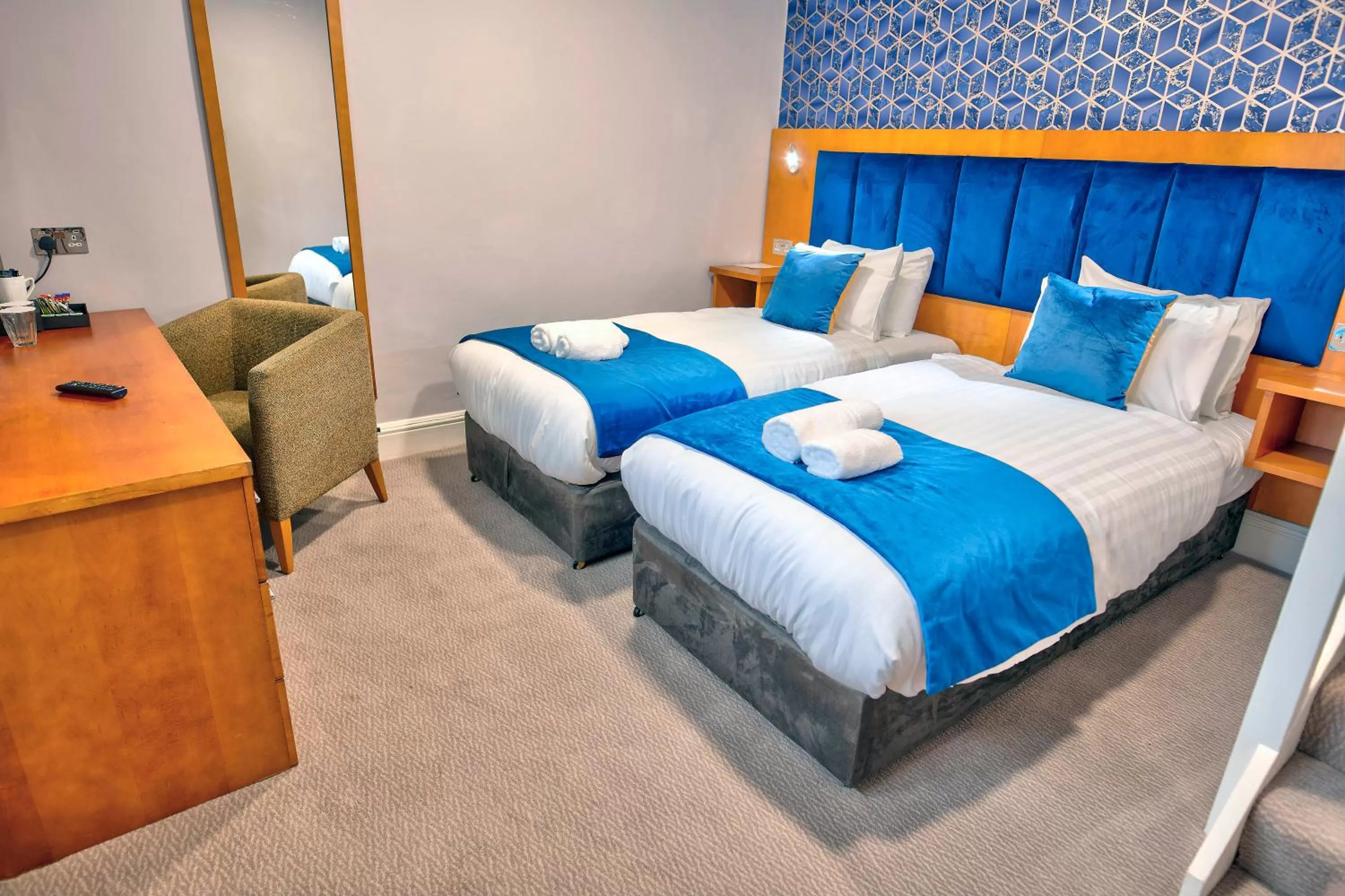 Photo of the whole room, Bed in The Bridge Hotel