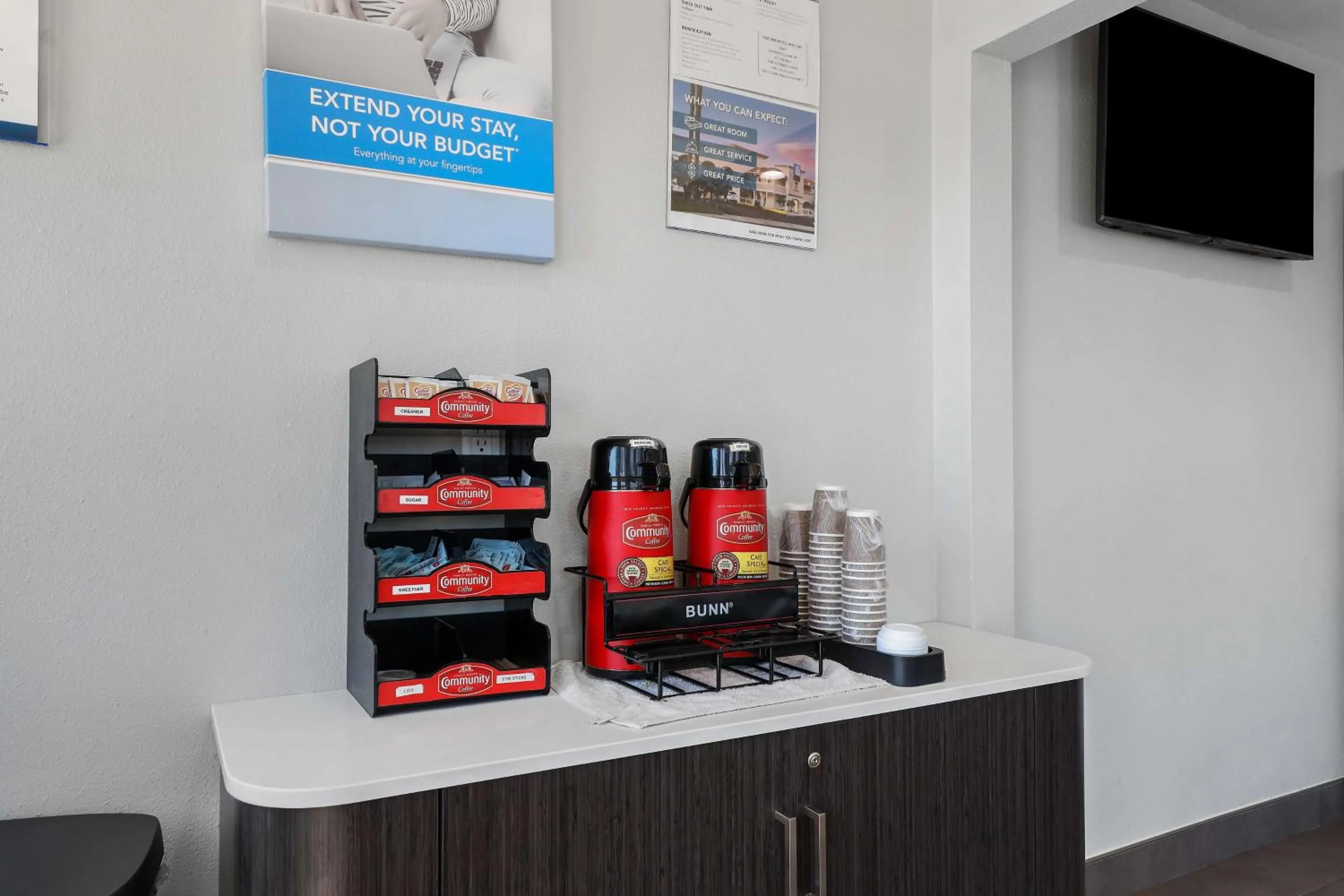 Restaurant/places to eat in Motel 6-Escondido, CA