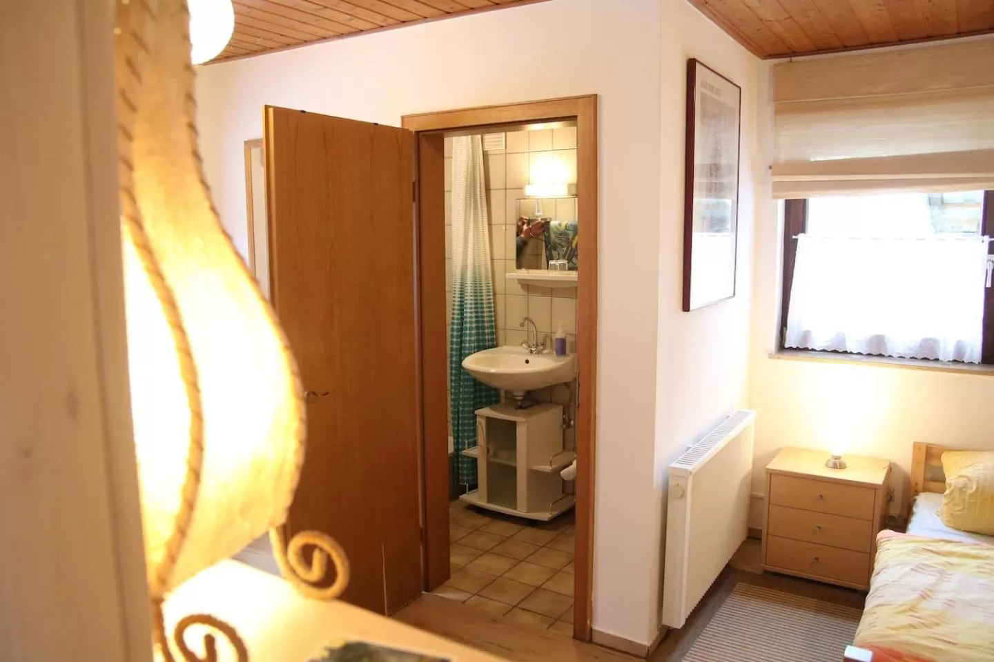 Bed in FeWo Landhaus Ederlust HeilungsRäume eV