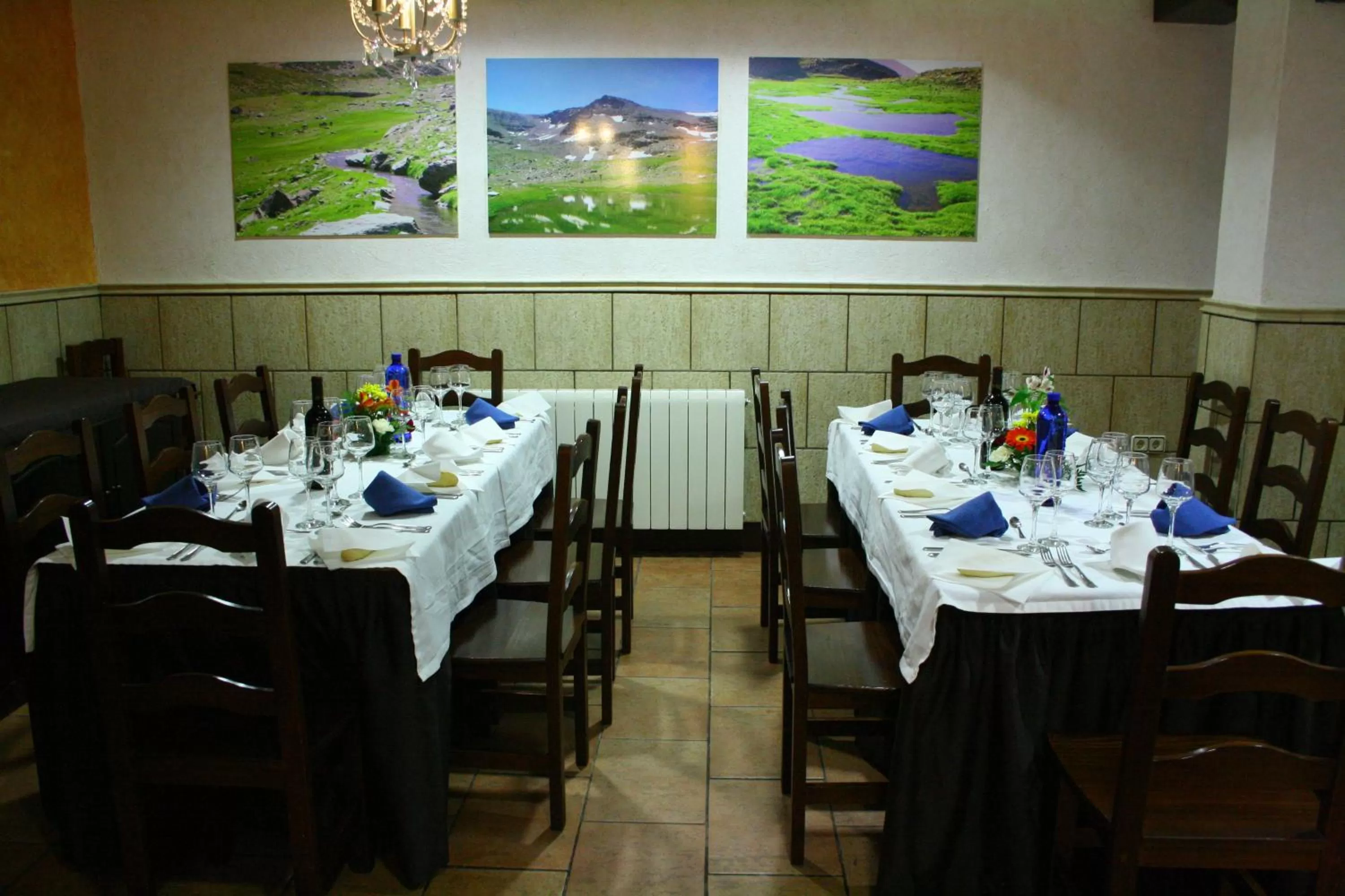Restaurant/places to eat in Hotel Rural Huerta del Laurel