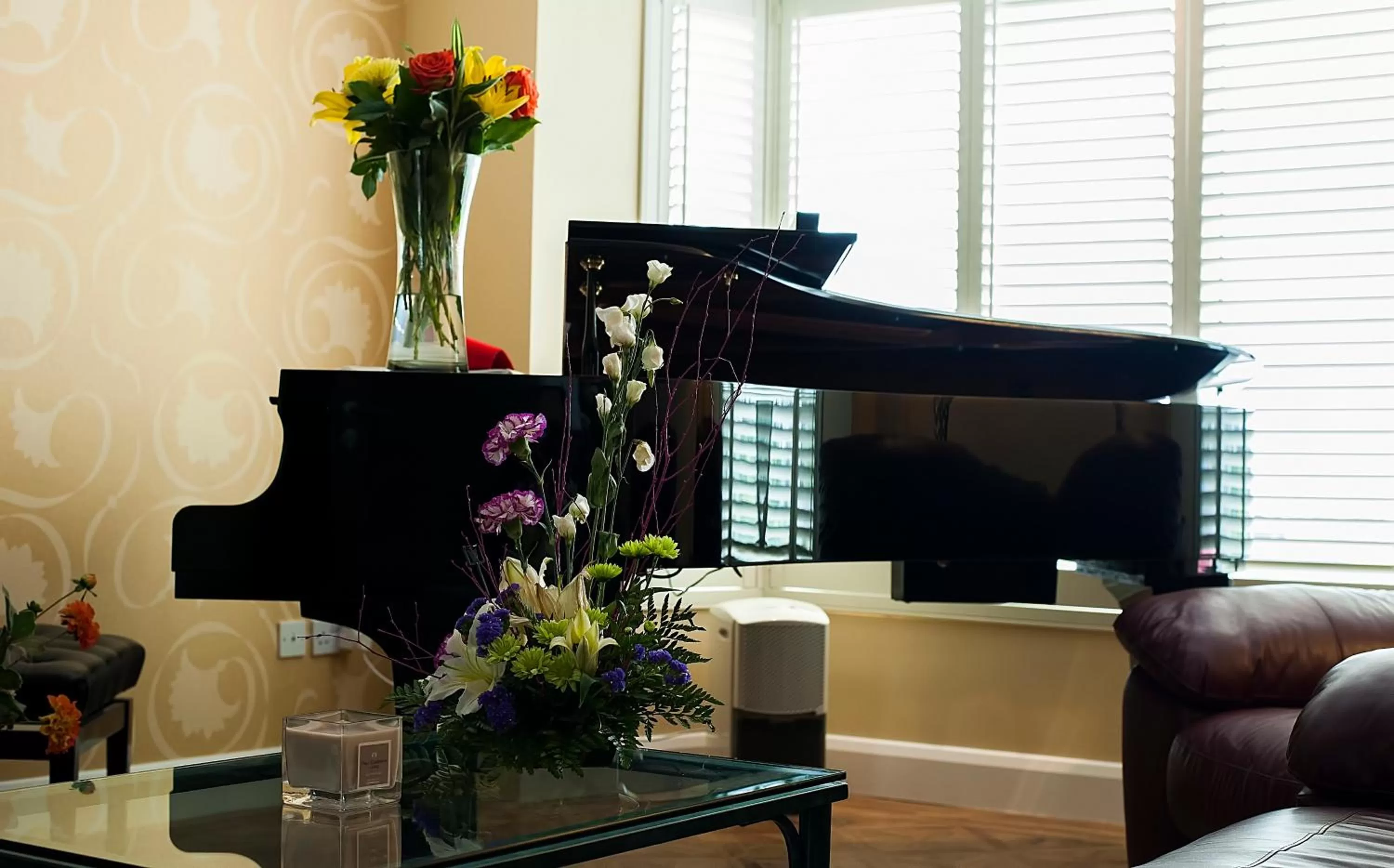 Communal lounge/ TV room, Seating Area in Sea Breeze Lodge B&B Galway