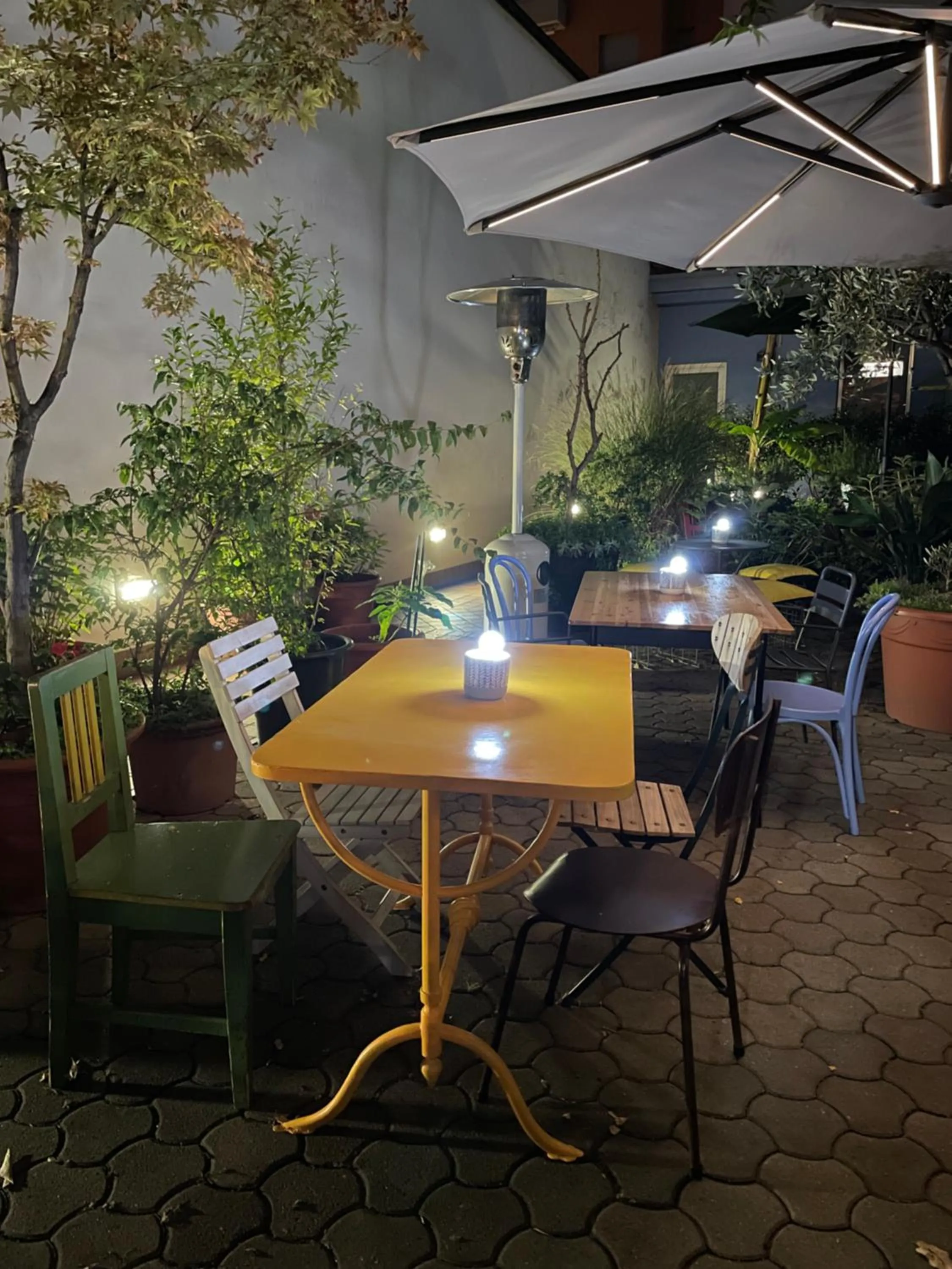 Garden in Il Girasole High Quality Inn