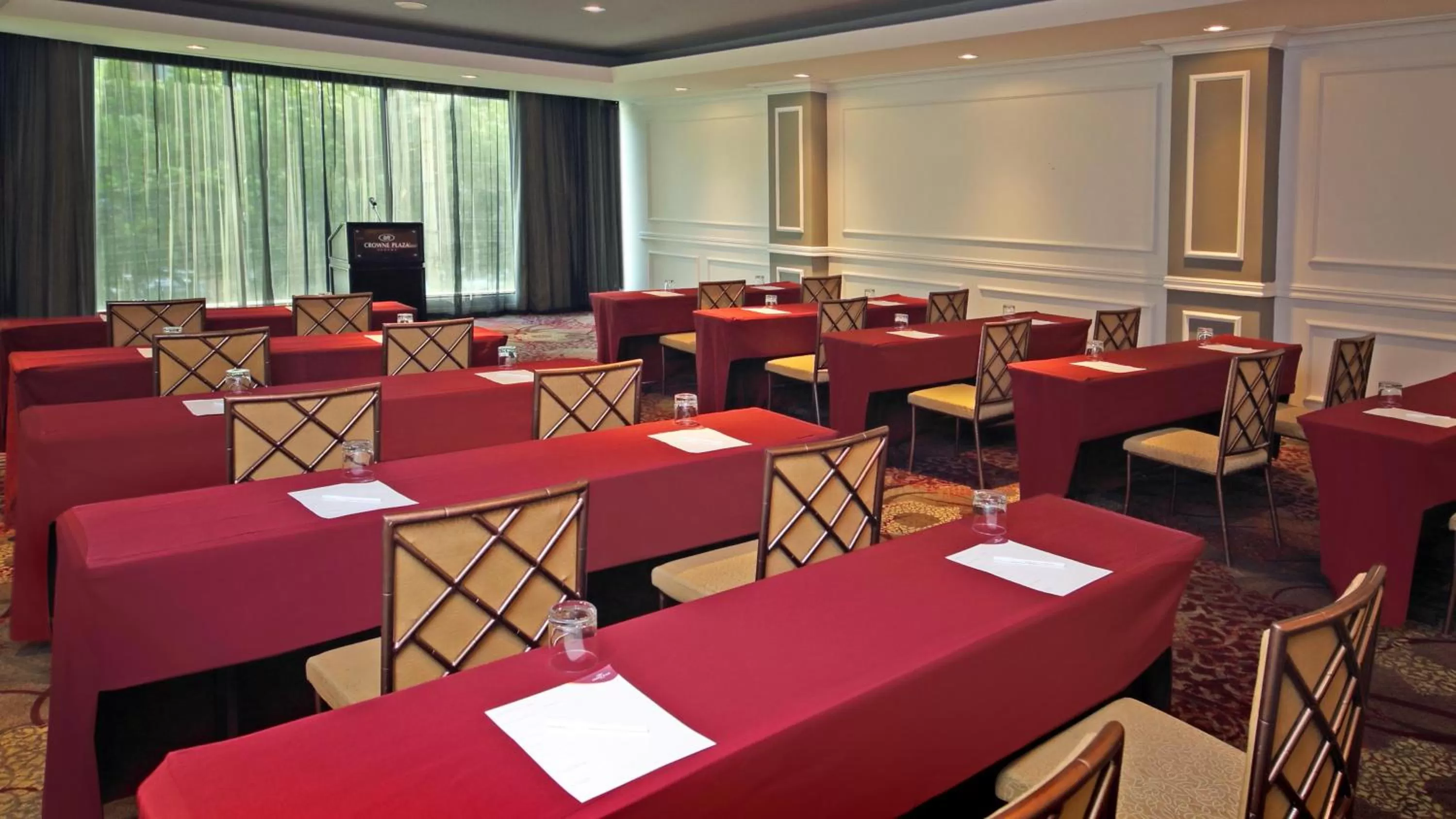 Meeting/conference room in Crowne Plaza Panama by IHG