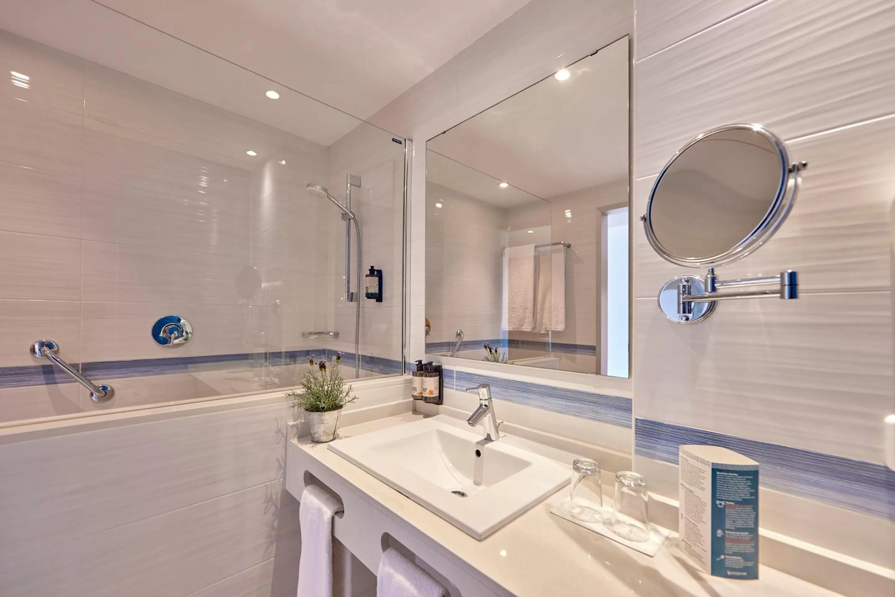 Bathroom in Universal Hotel Lido Park & Spa