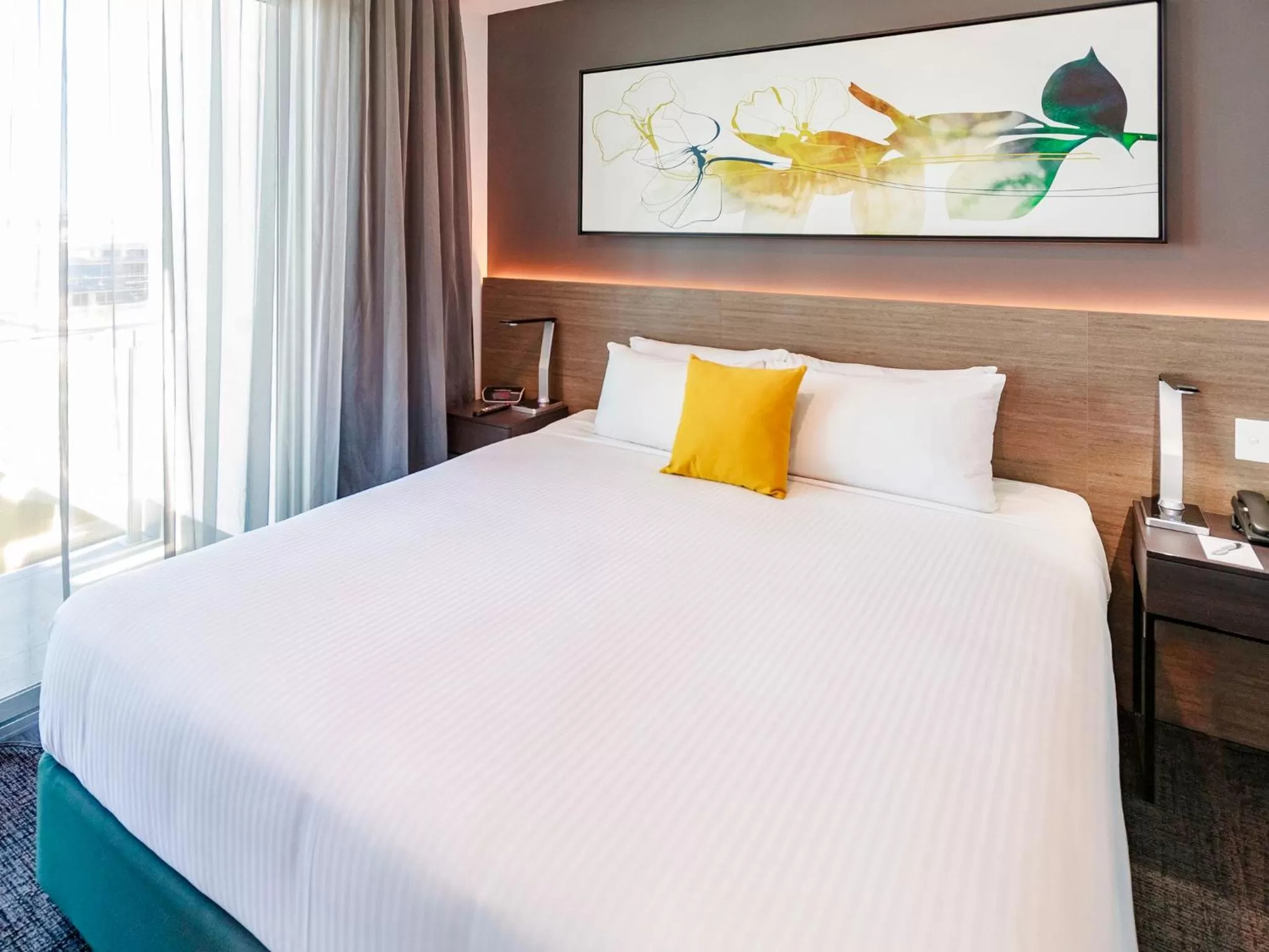 Bedroom, Bed in Mercure Sunshine Coast Kawana Waters