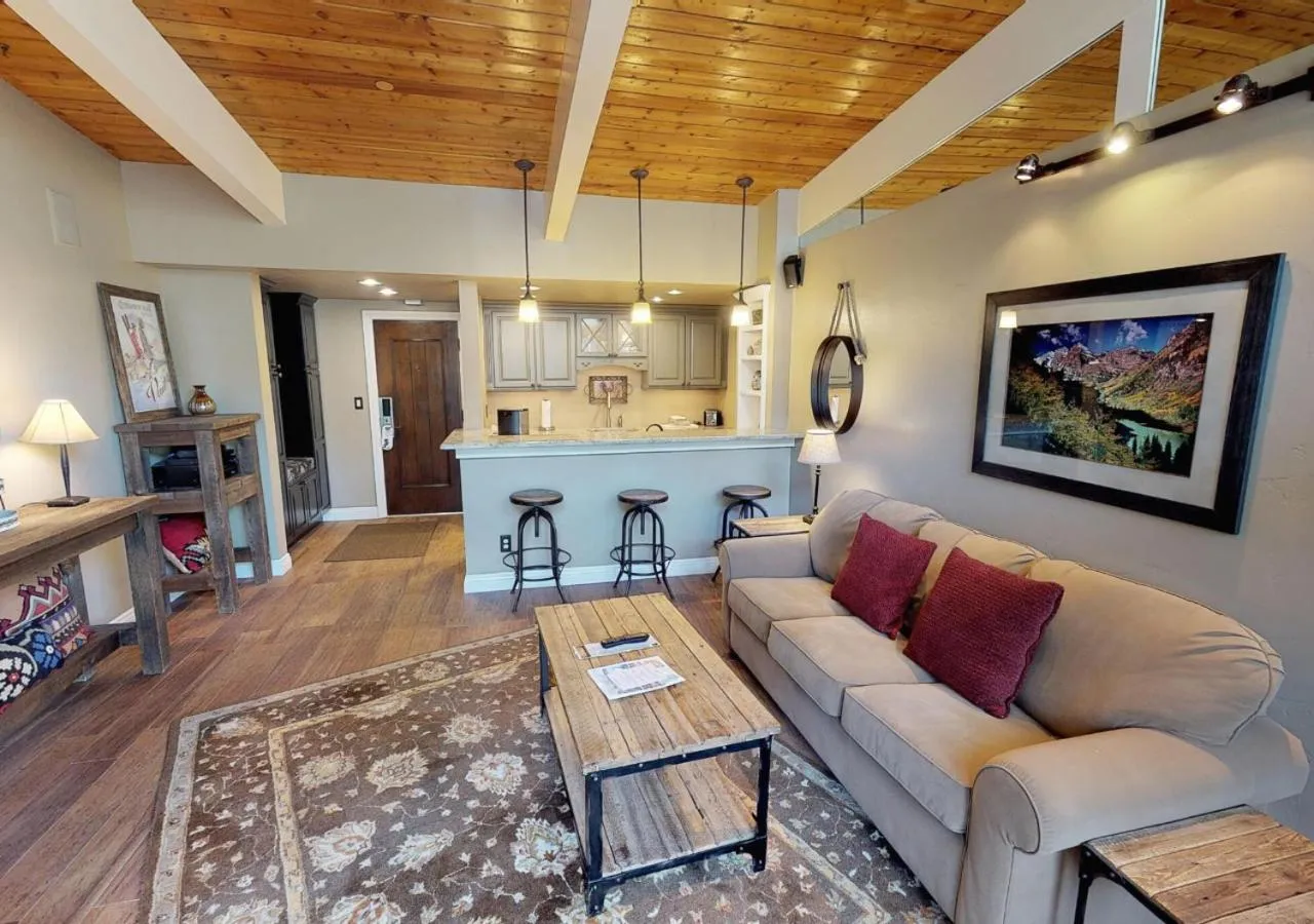 Living room in Manor Vail Lodge