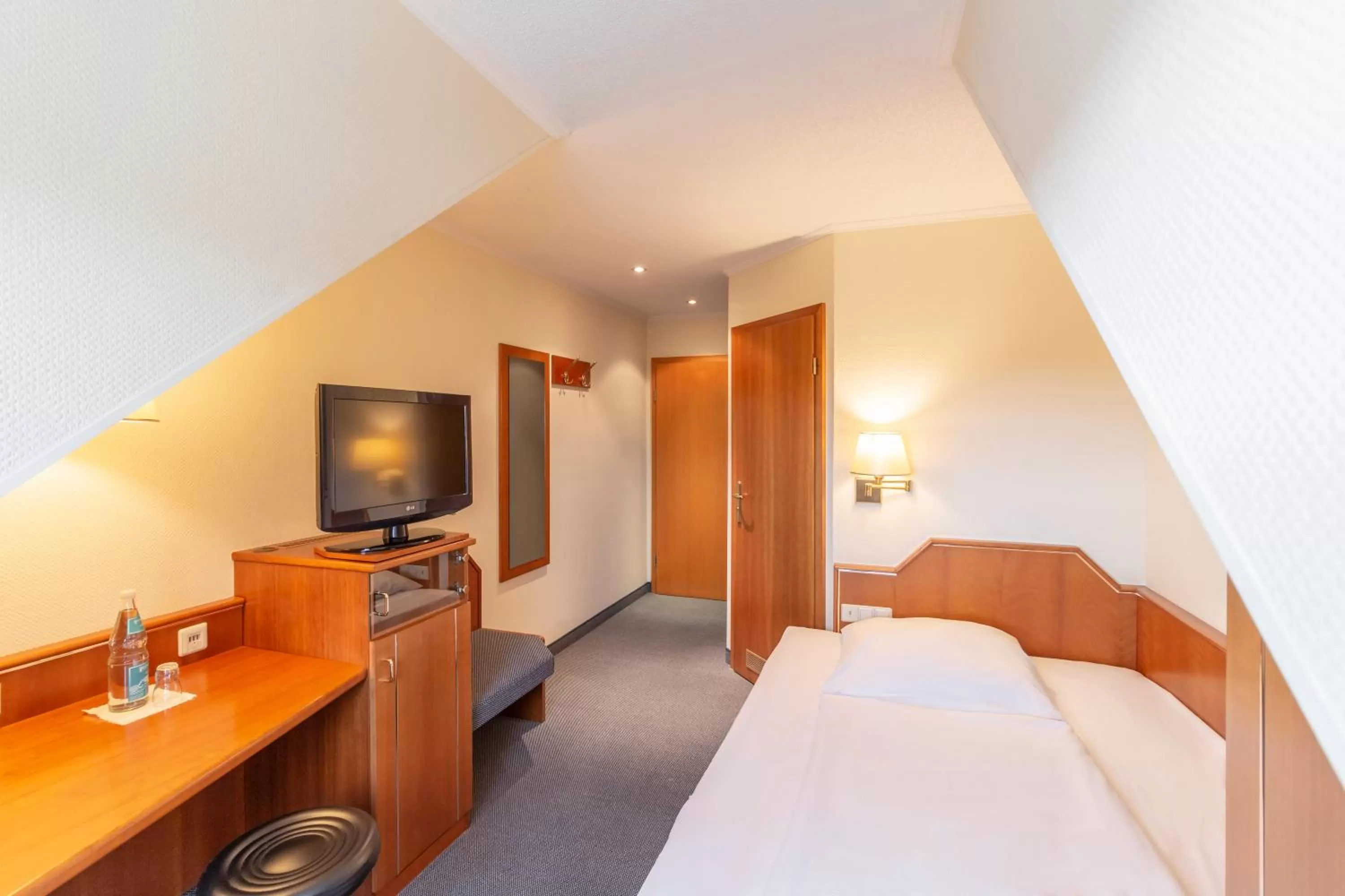 TV and multimedia, Bed in Hotel Markgraf Leipzig