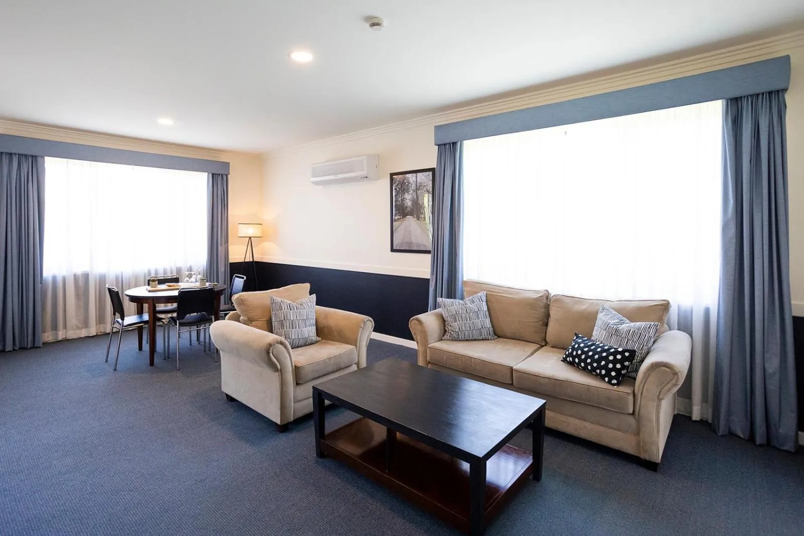 Living room in Hawkesbury Race Club Motel