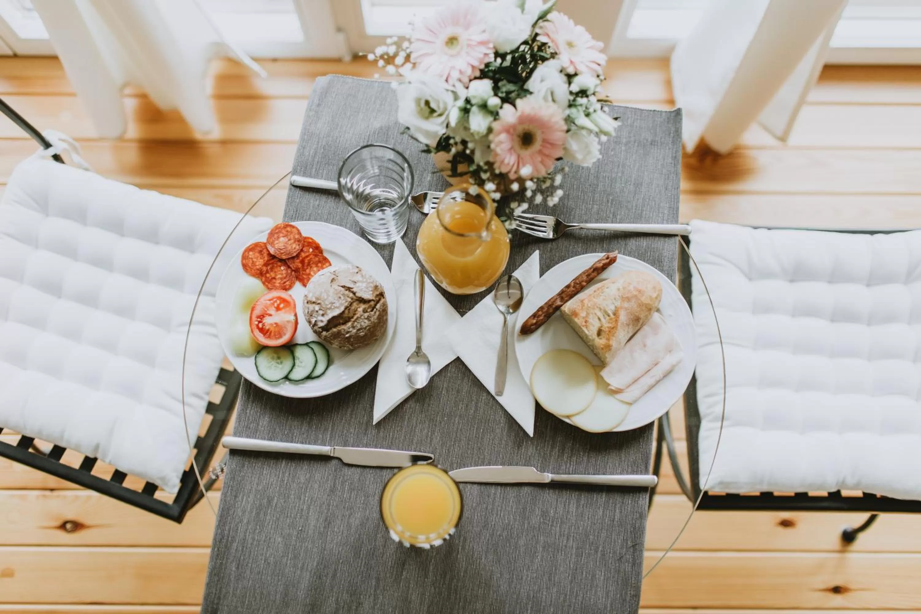 Breakfast in Villa Mimi