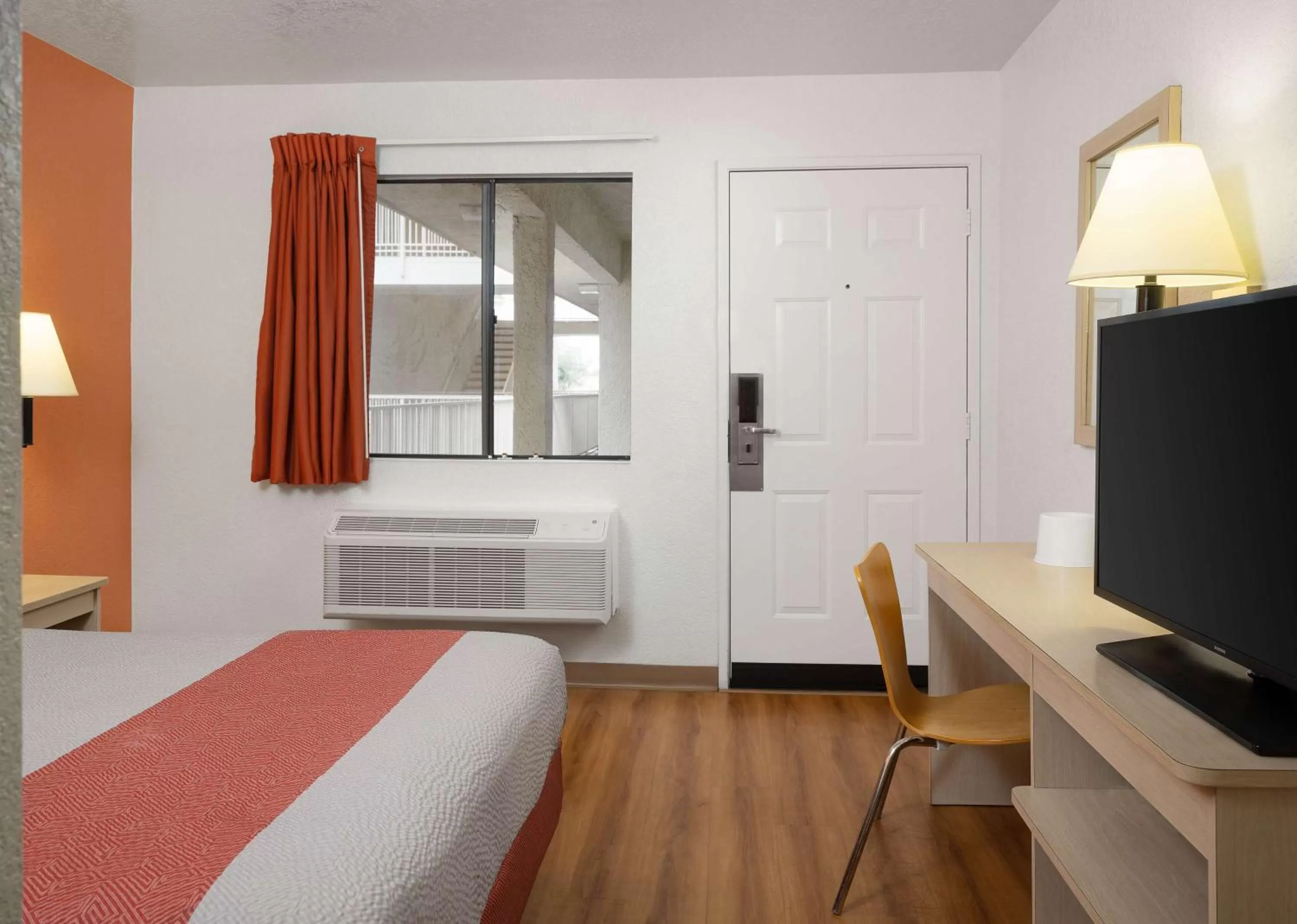 Bedroom, Bed in Motel 6-Buena Park, CA - Knotts Berry Farm - Disneyland