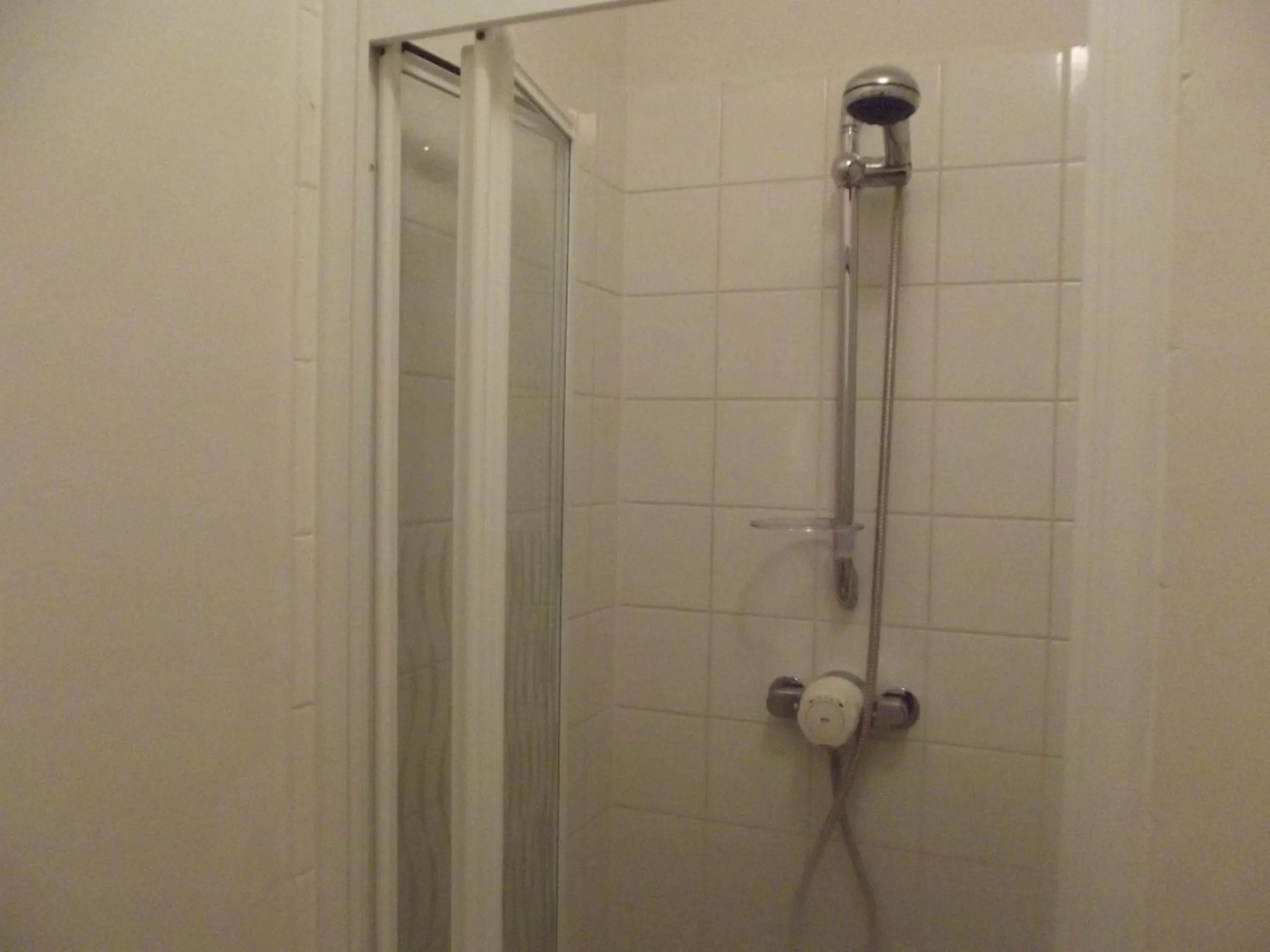 Bathroom in No24 Ventnor