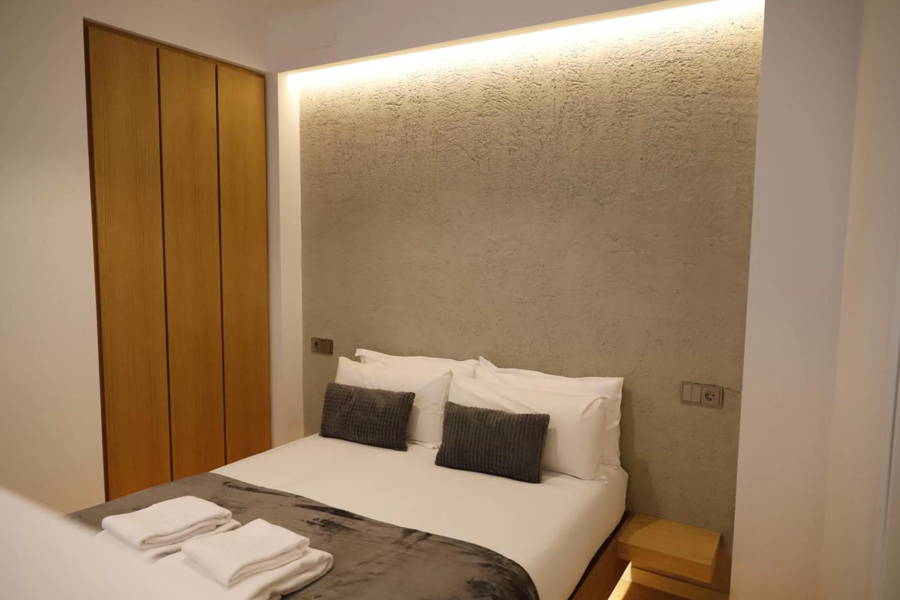 Bedroom, Bed in MEDINA HOMES PUENTE ROMANO