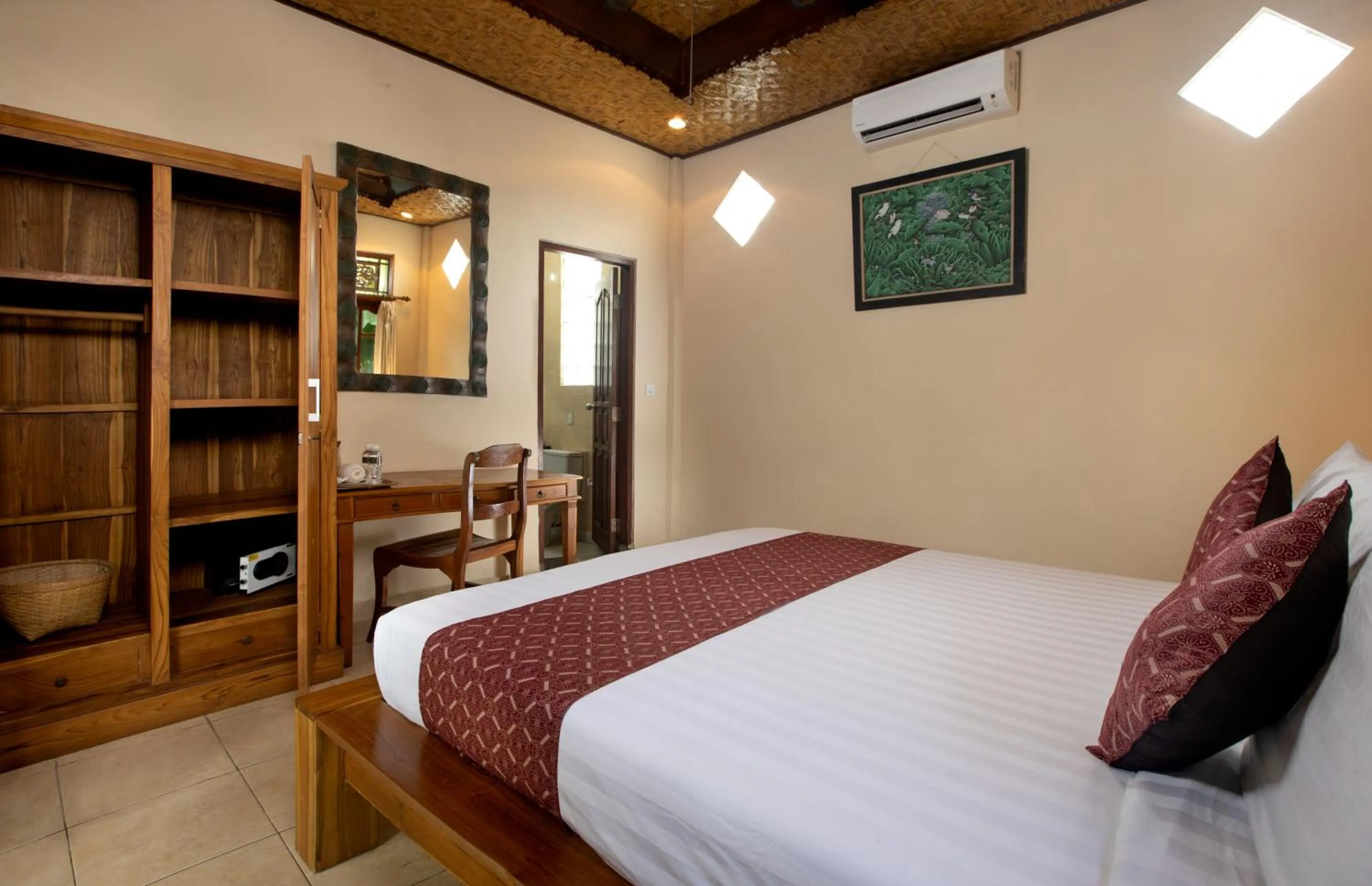 Bedroom, Bed in Uma Sari Cottage by Mahaputra-CHSE Certified