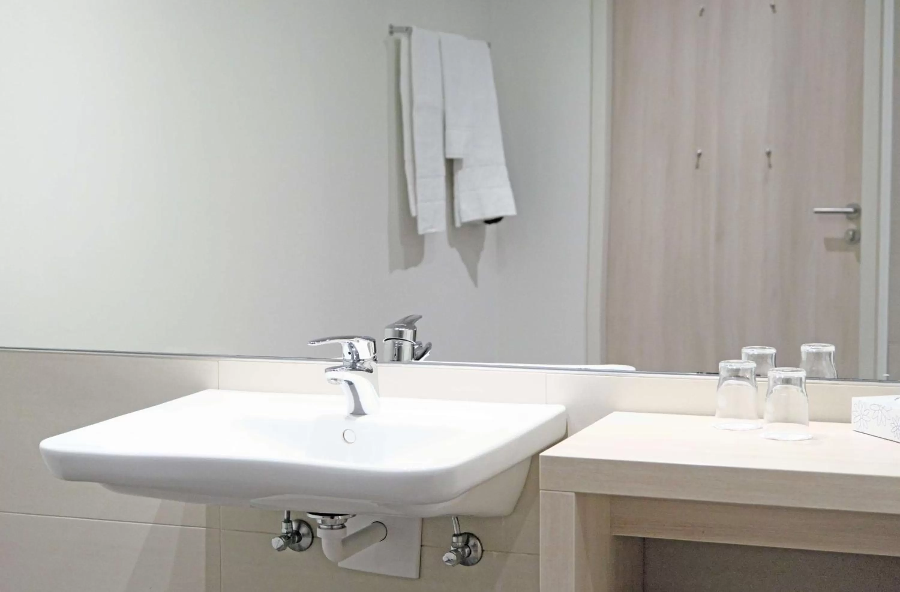 Bathroom in Park Inn by Radisson Linz