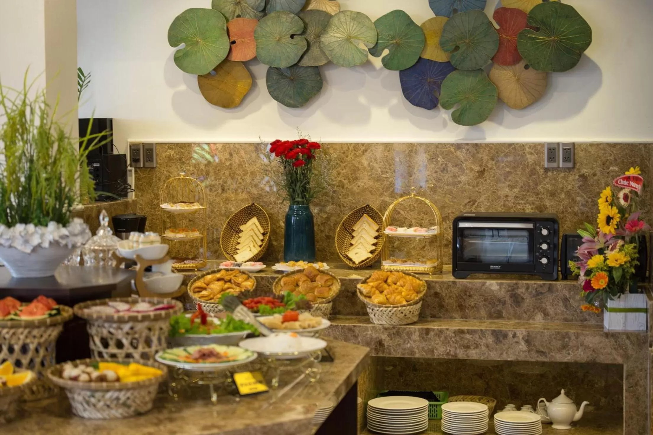 Food and drinks in Hoang Trinh Hotel