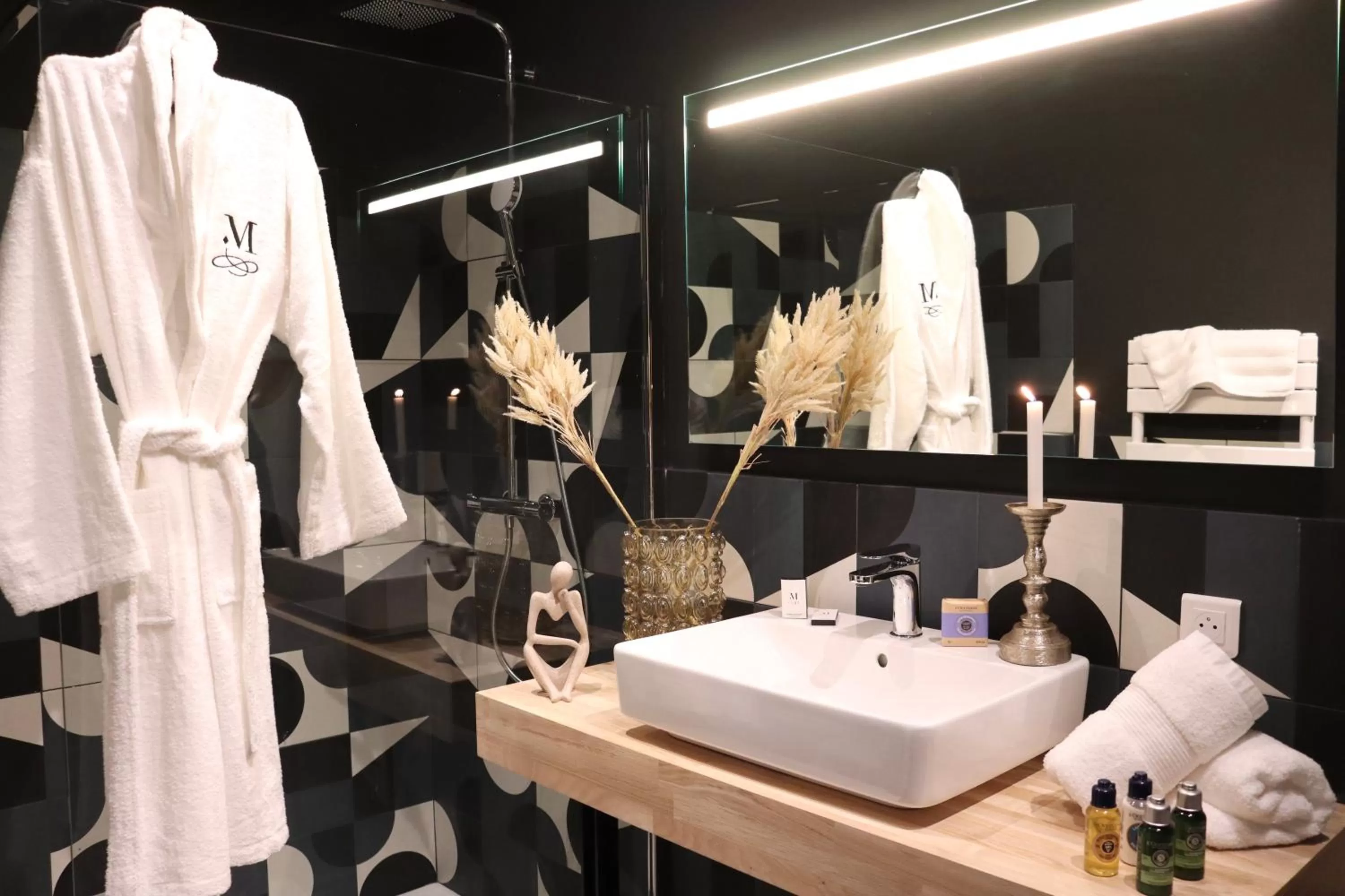 Bathroom in Margaret - Hôtel Chouleur