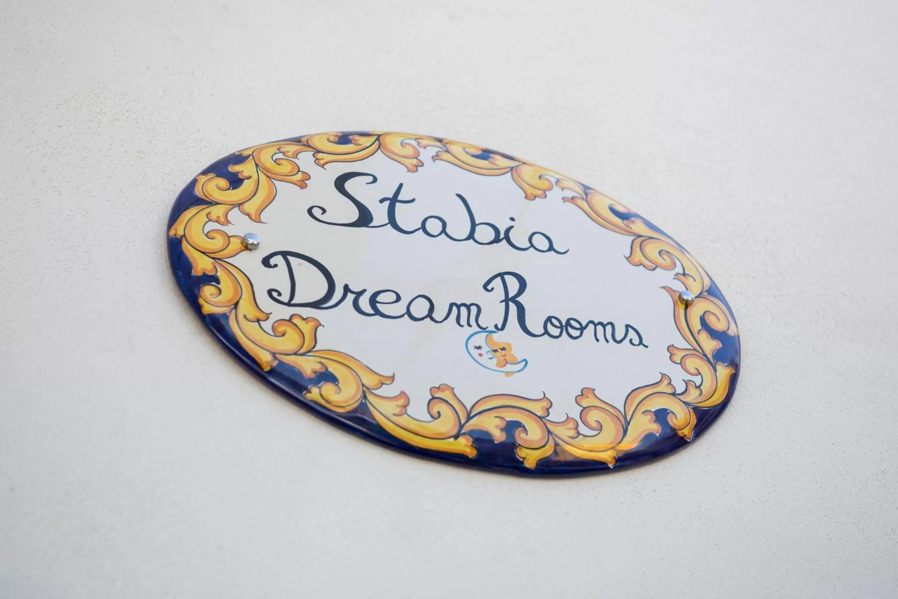 Text overlay in Stabia Dream Rooms