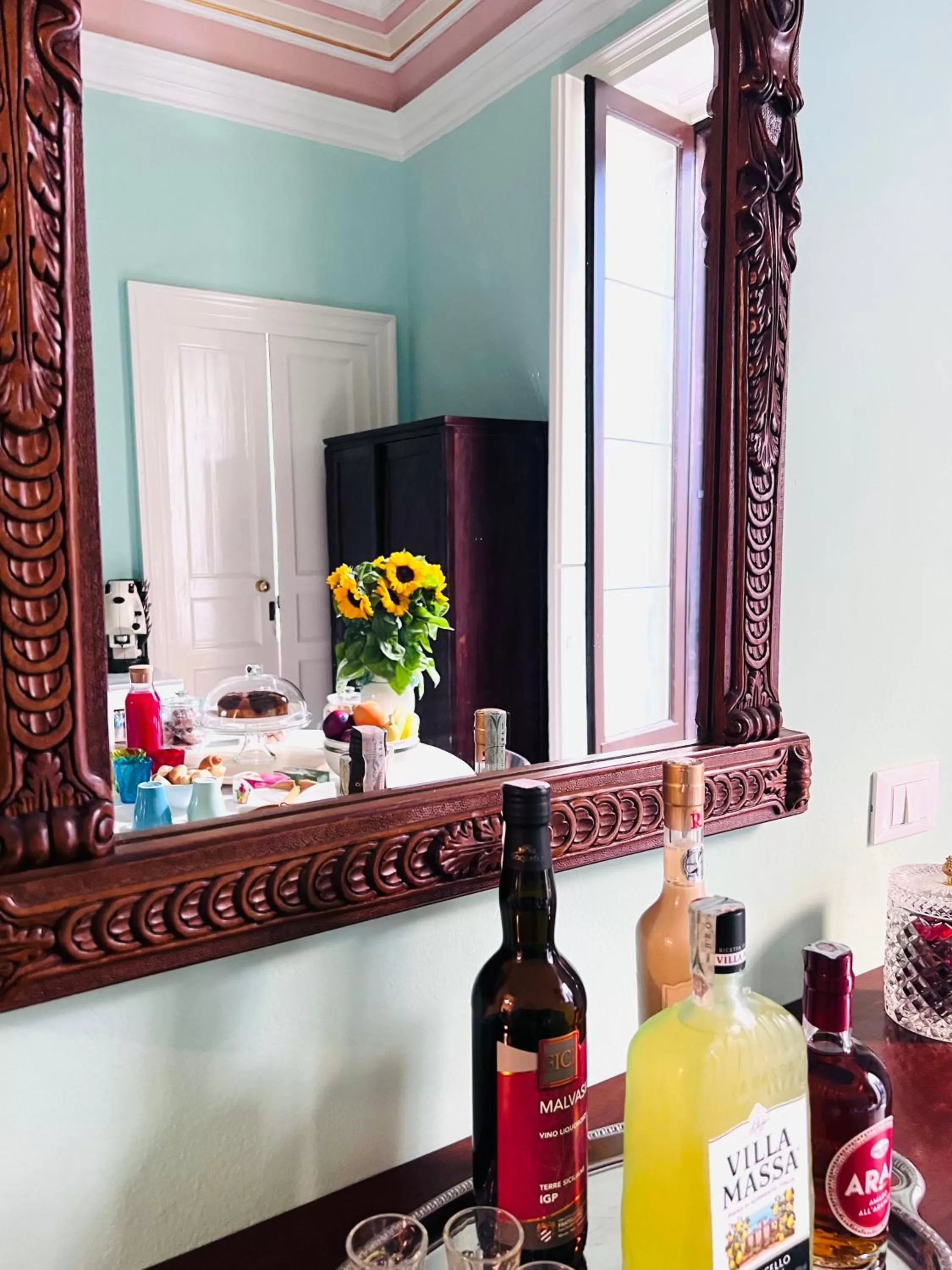 Drinks in Sofia Katane Suites