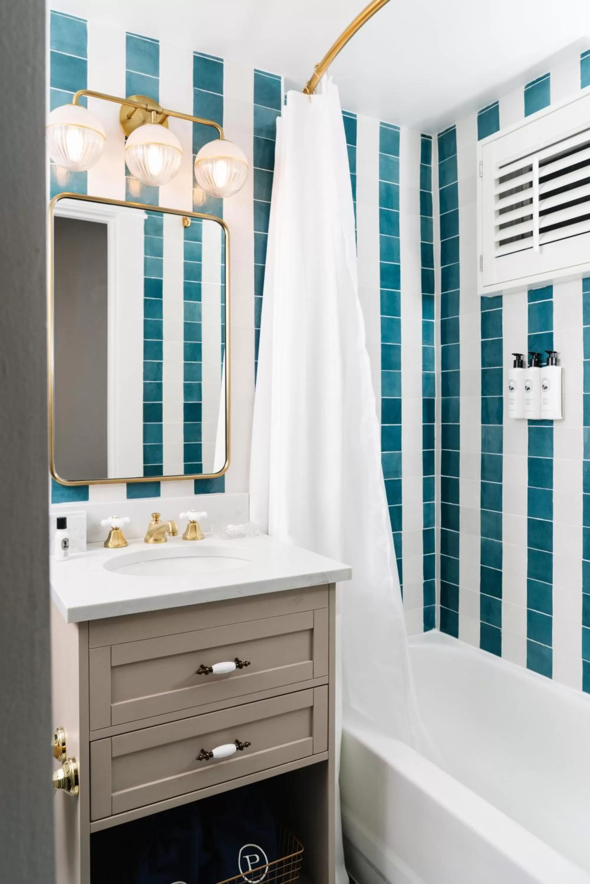 Bathroom in Palihotel San Diego Gaslamp Quarter