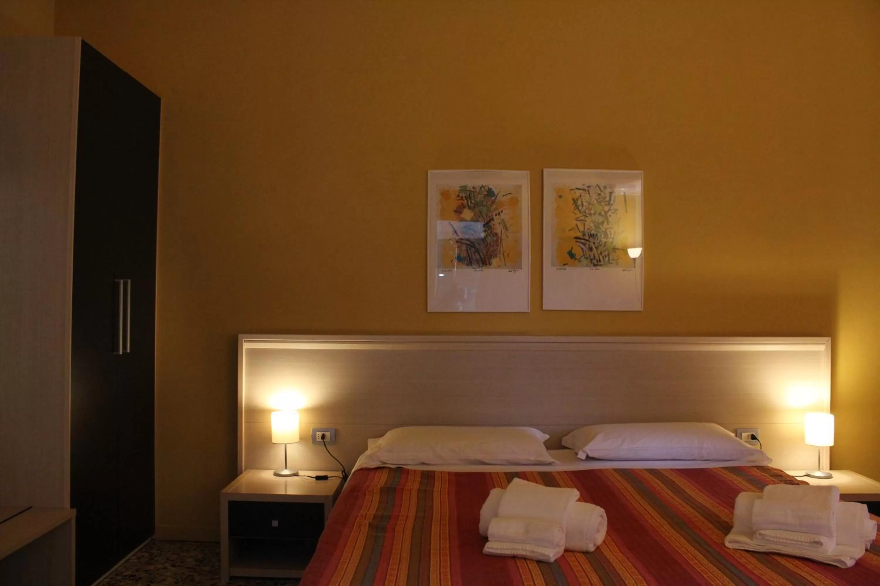 Photo of the whole room, Bed in SoloSonno