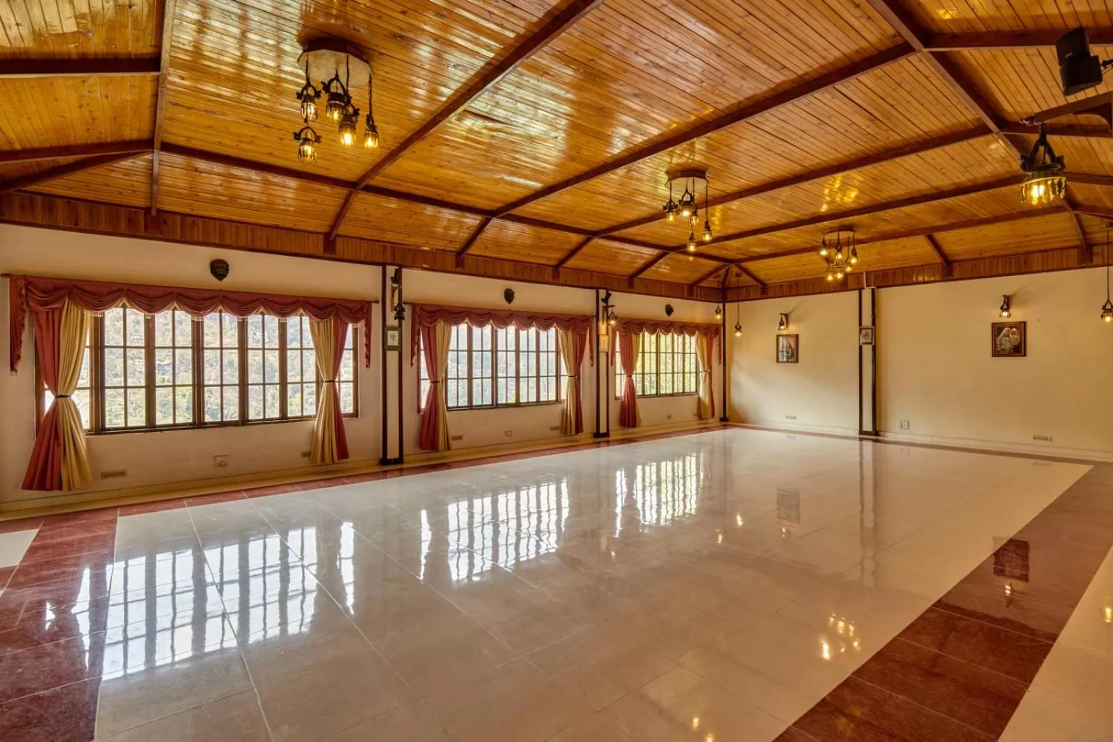 Banquet/Function facilities in Sterling Gangtok Orange Village