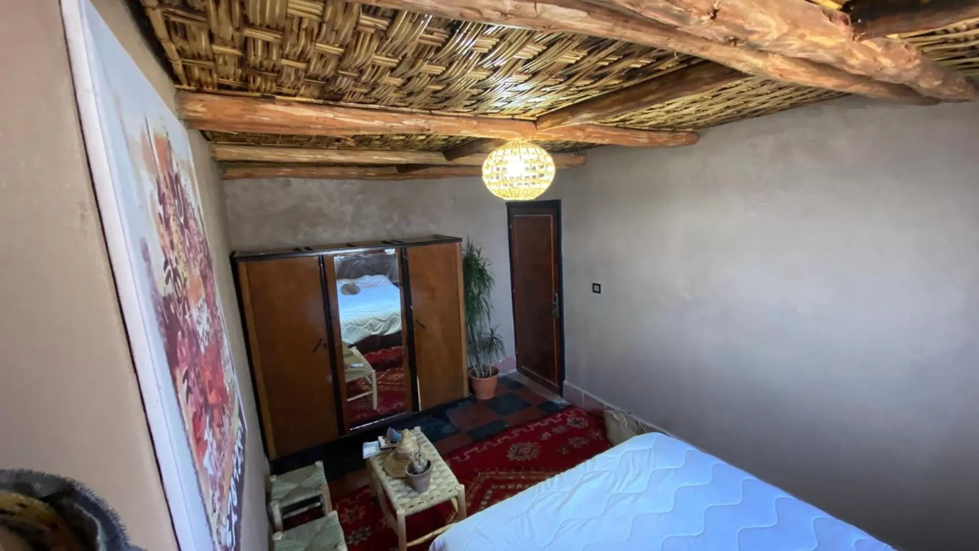 Double Room with Shared Bathroom - single occupancy in Anza surfhouse