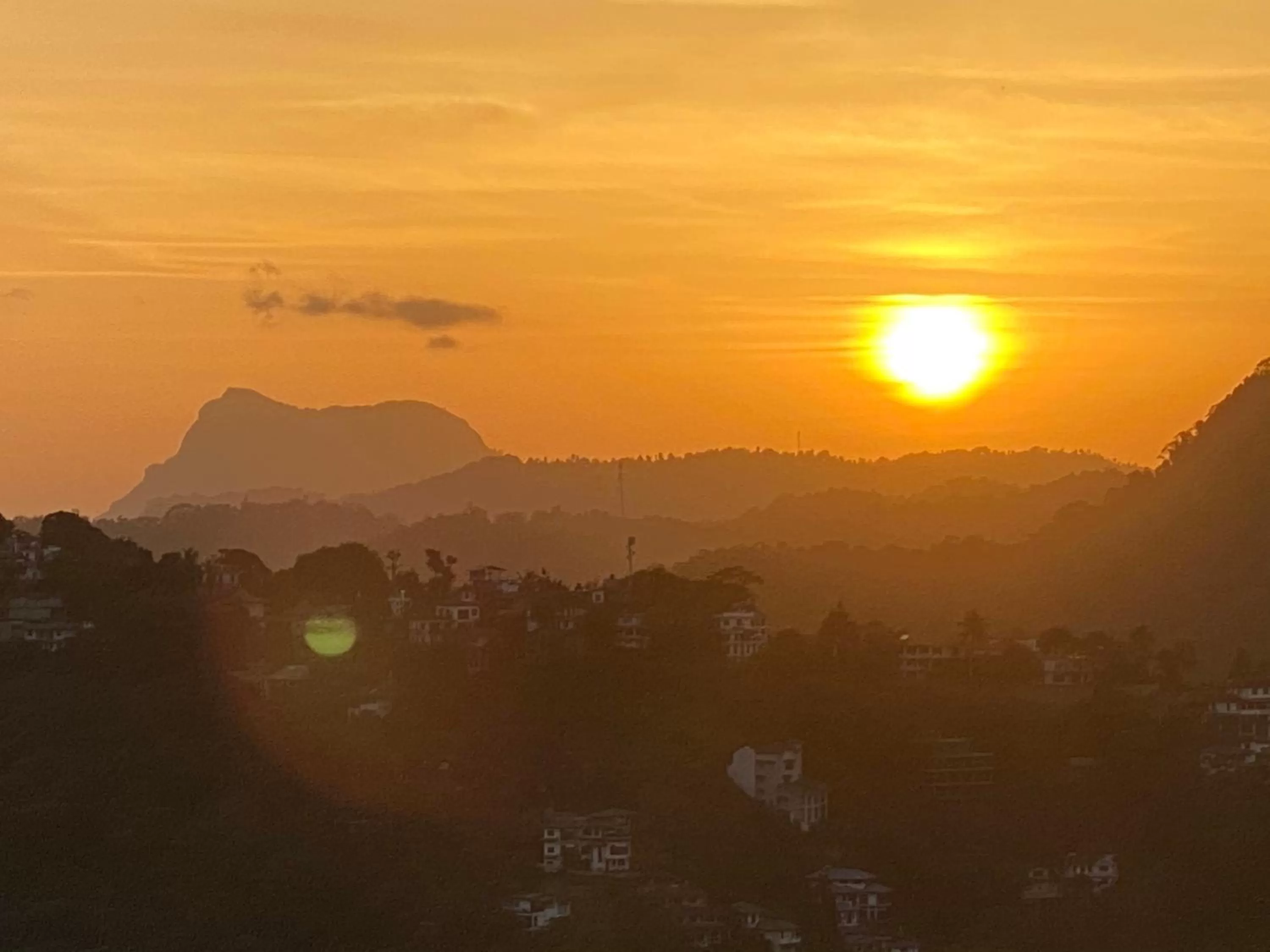 Sunrise/Sunset in The Heaven's Villa Kandy